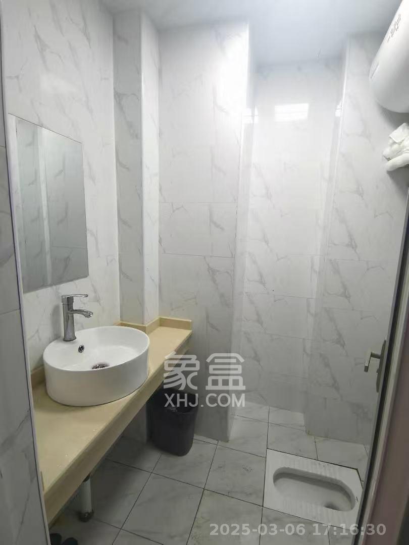 洋湖时代  1室1厅1卫    1100.0元/月 洋湖时代  1室1厅1卫    1100.0元/月