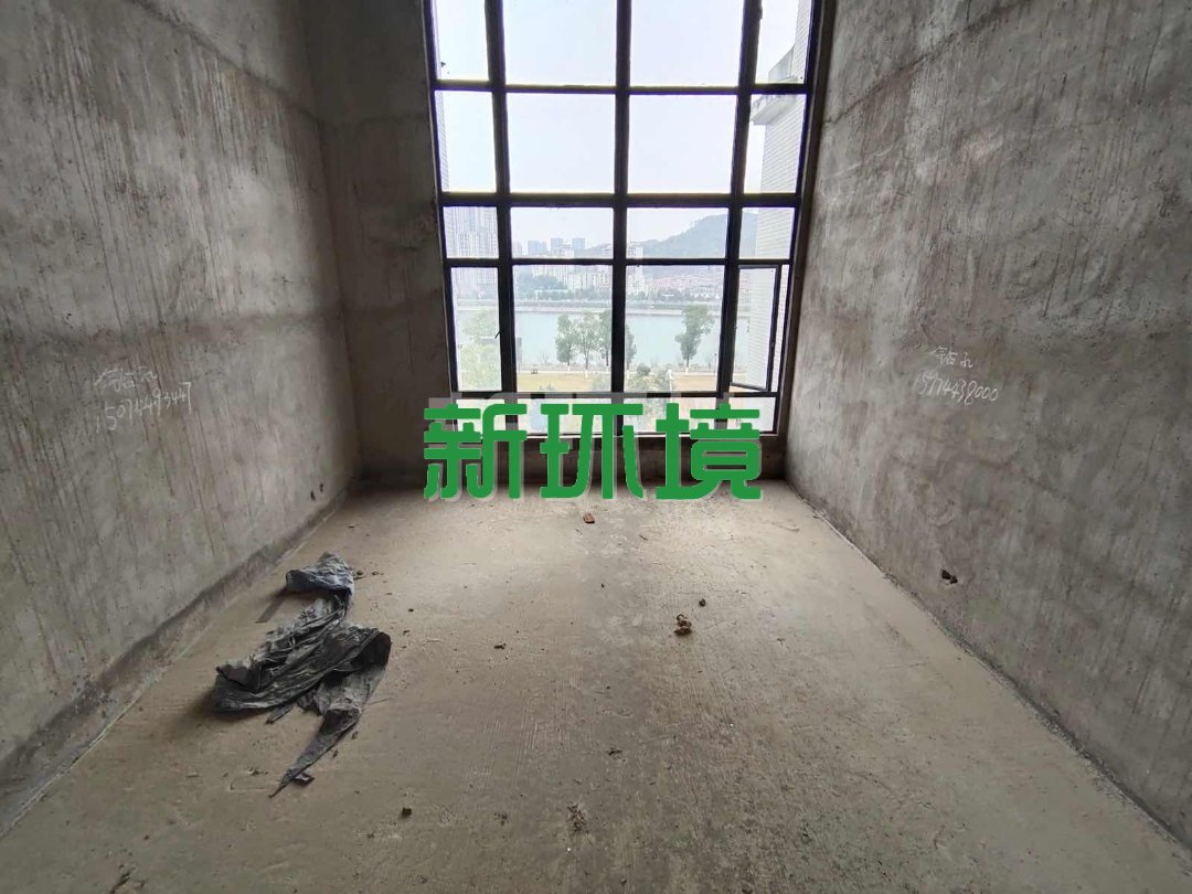 东岳新外滩  6室3厅3卫    235.0万 东岳新外滩  6室3厅3卫    235.0万客厅