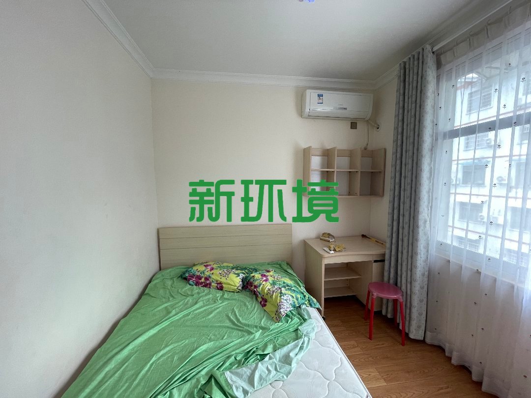 汇景名都  3室2厅2卫   52.00万客厅