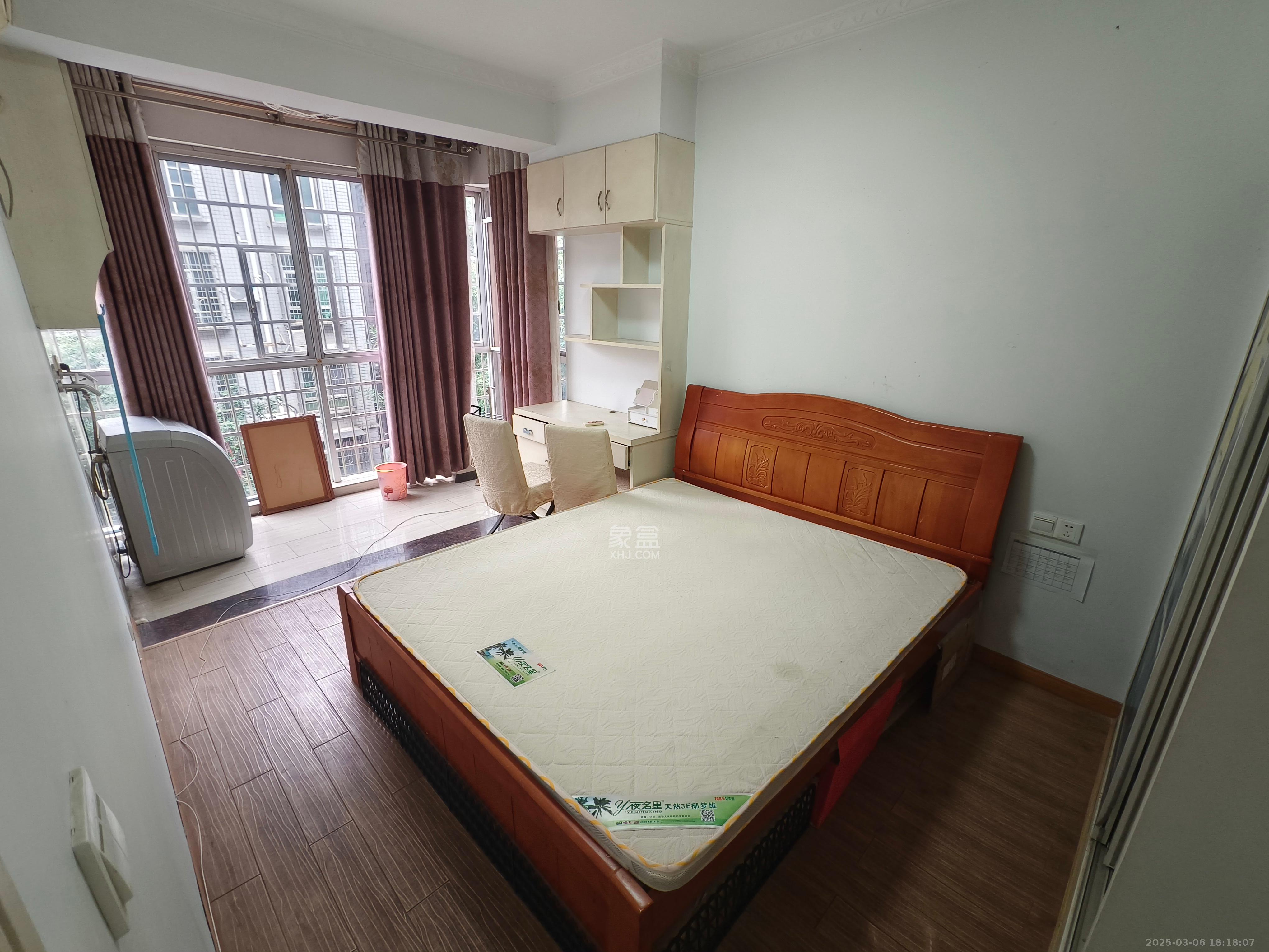 洞井一小区 3室2厅1卫 2100.0元/月 洞井一小区 3室2厅1卫 2100.0元/月室内图