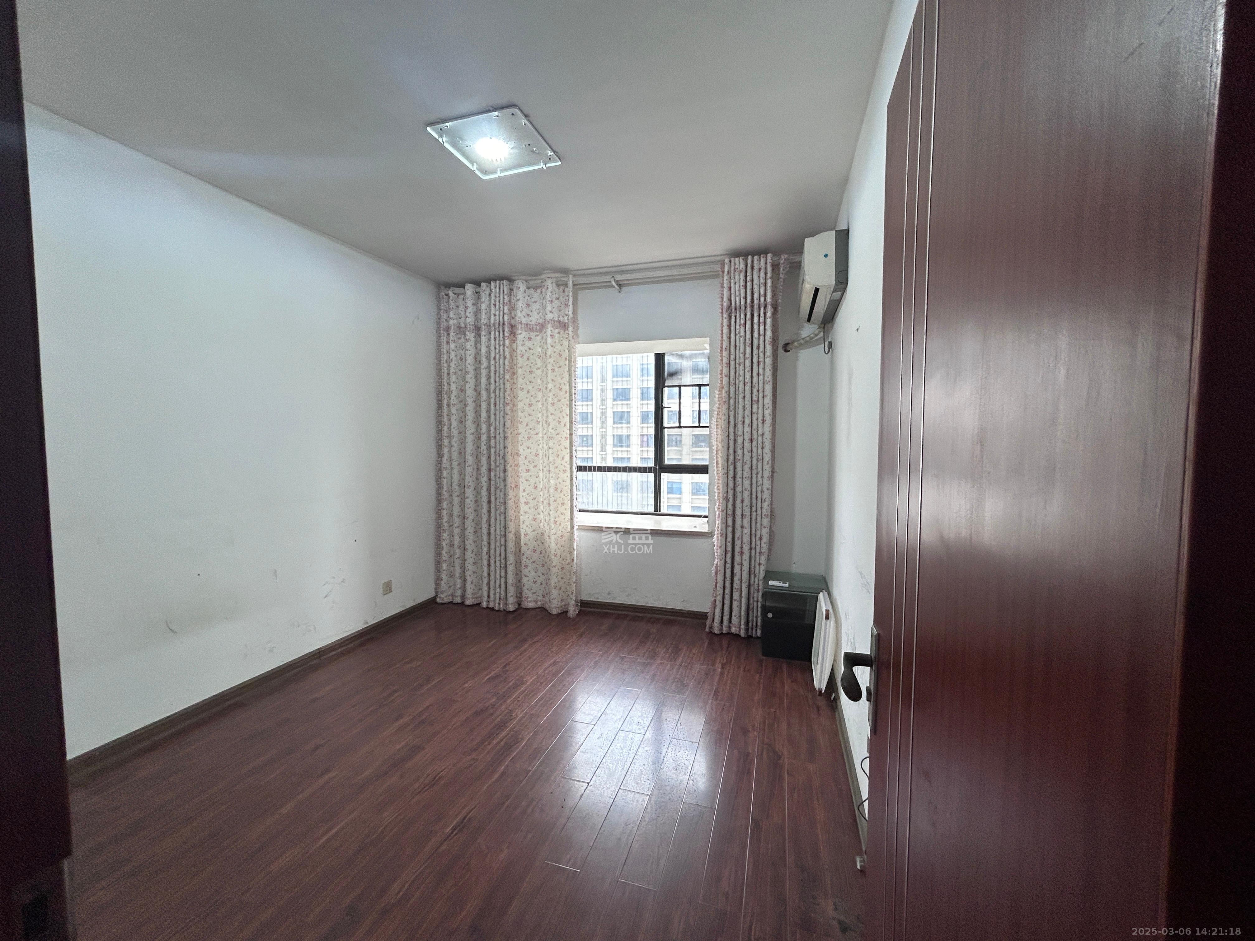 三江花中城 3室2厅2卫 3600.0元/月 三江花中城 3室2厅2卫 3600.0元/月室内图