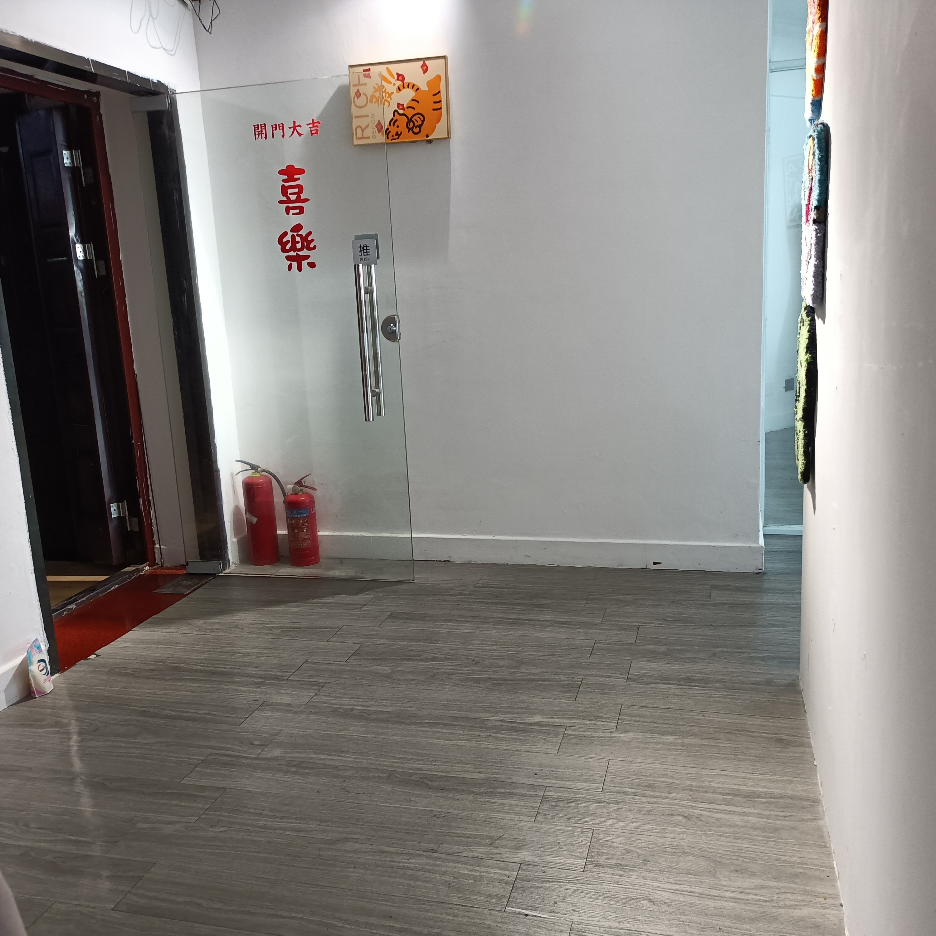 中盐大厦  3室2厅2卫   3000.00元/月室内图