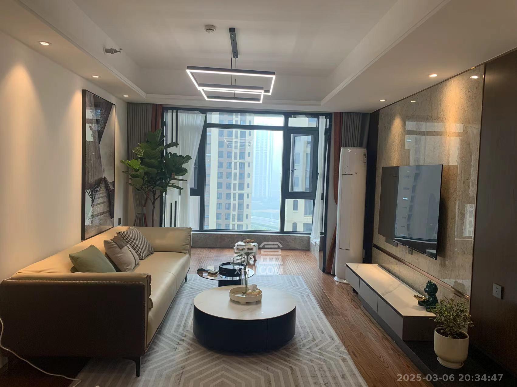 万科里金域滨江  3室2厅2卫    5600.0元/月室内图