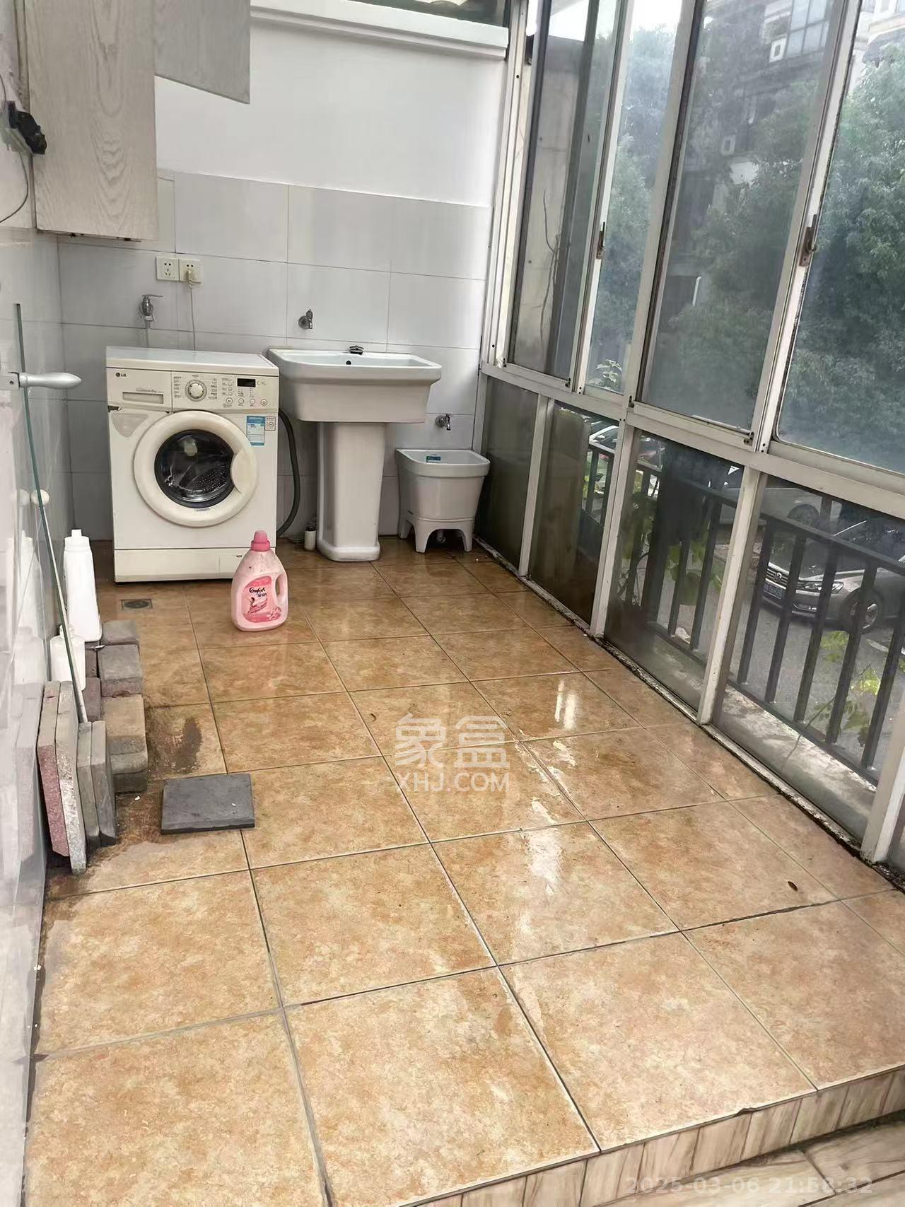 卓越蔚蓝海岸二期 4室2厅2卫 4000.0元/月 卓越蔚蓝海岸二期 4室2厅2卫 4000.0元/月室内图