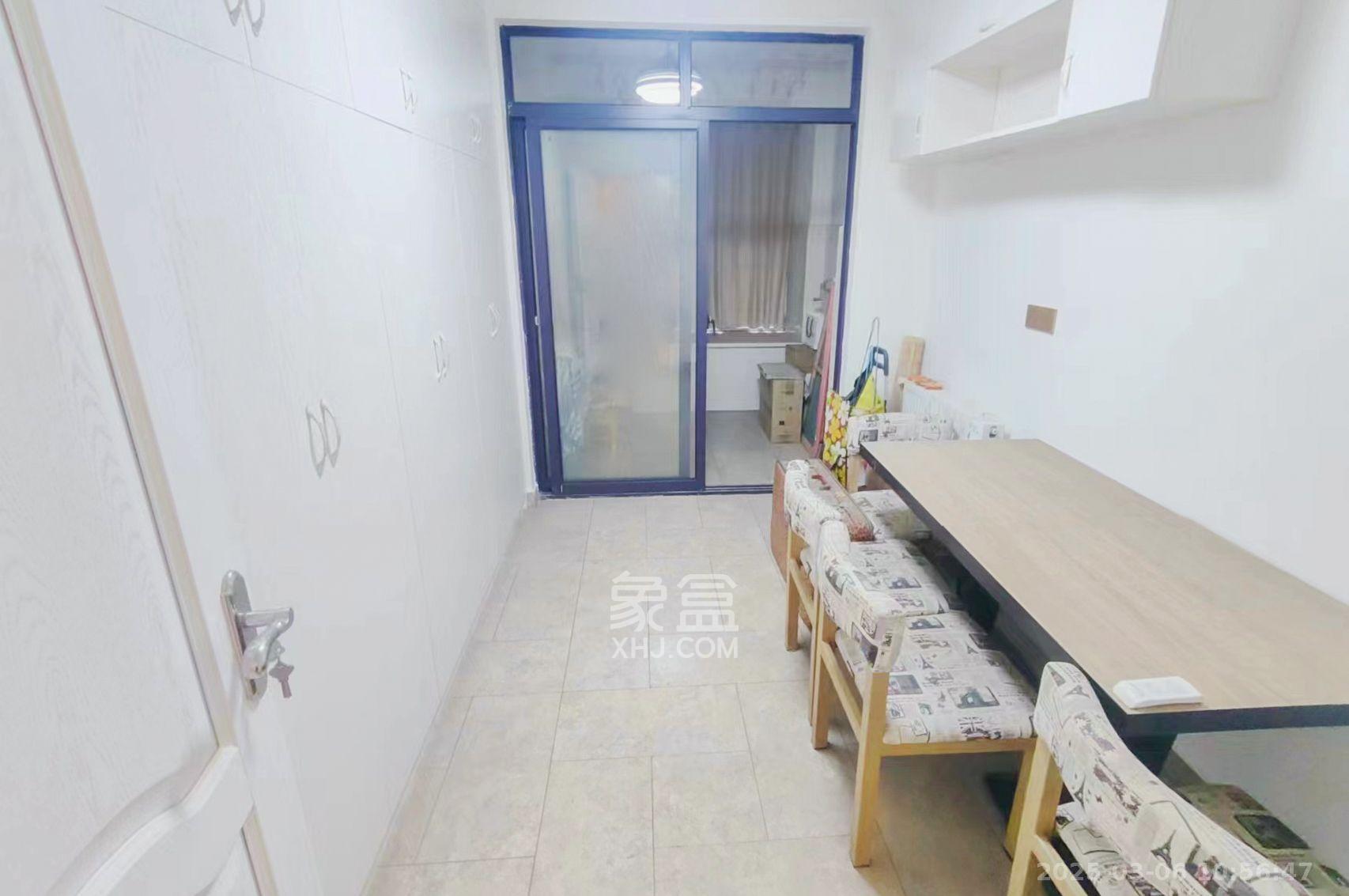 中央美郡  4室2厅1卫   3200.00元/月室内图