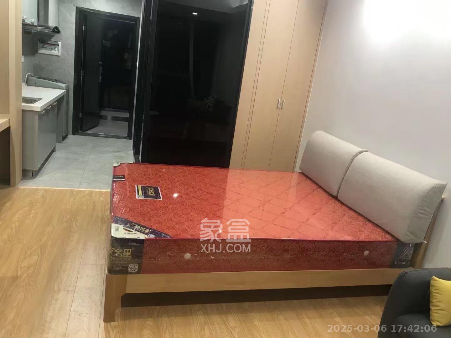 紫鑫御湖湾  1室1厅1卫   1100.00元/月室内图