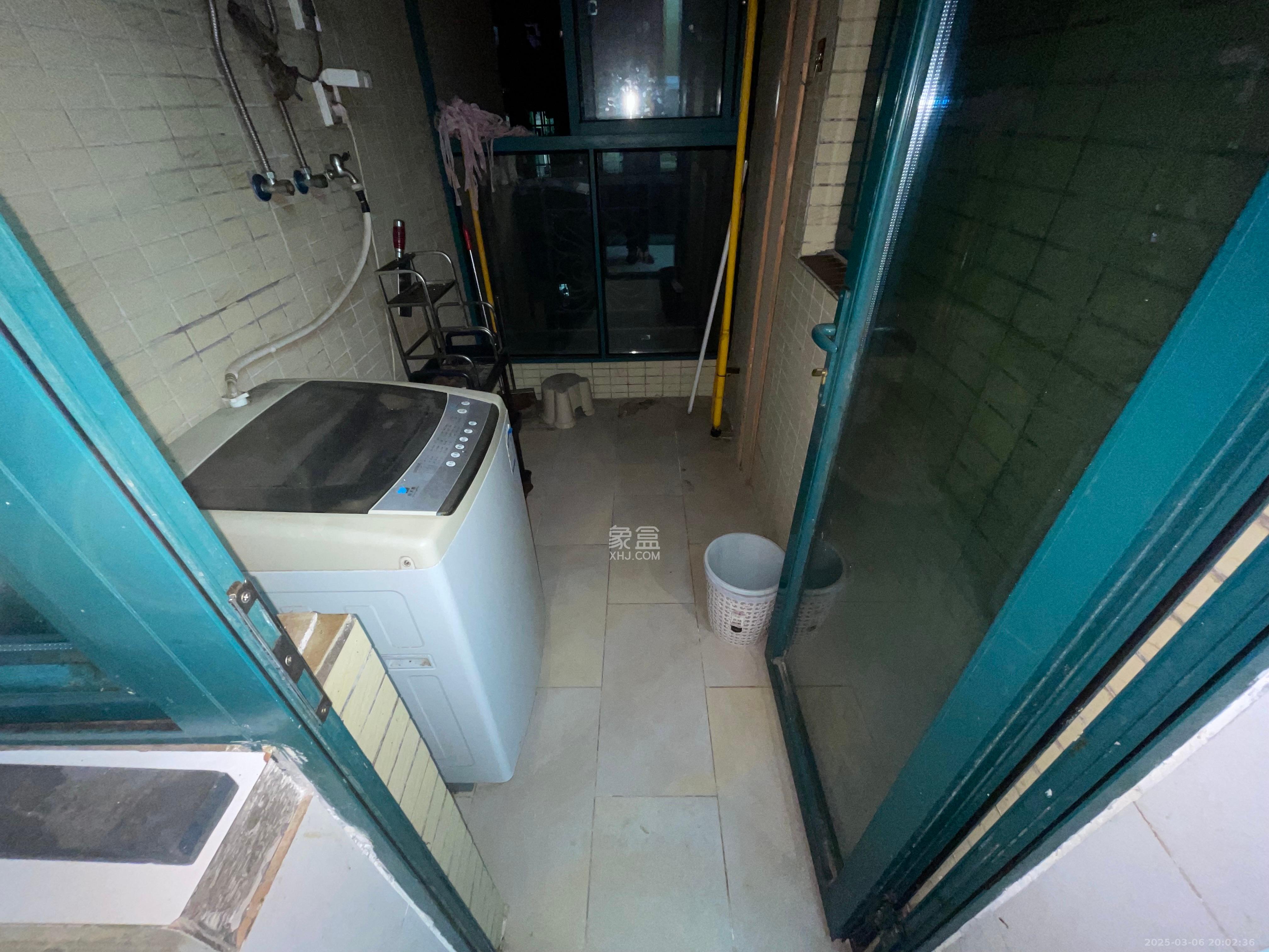 恒大名都  3室2厅2卫   1500.00元/月室内图