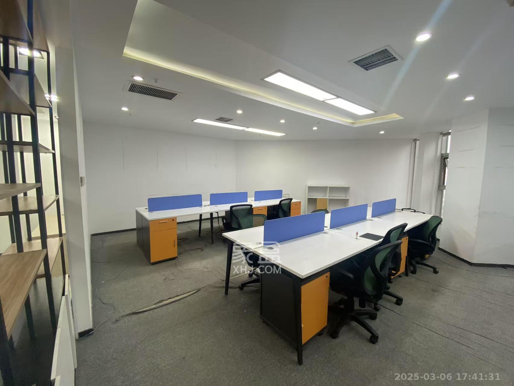 高信向日葵 3室2厅1卫 9000.0元/月 高信向日葵 3室2厅1卫 9000.0元/月室内图