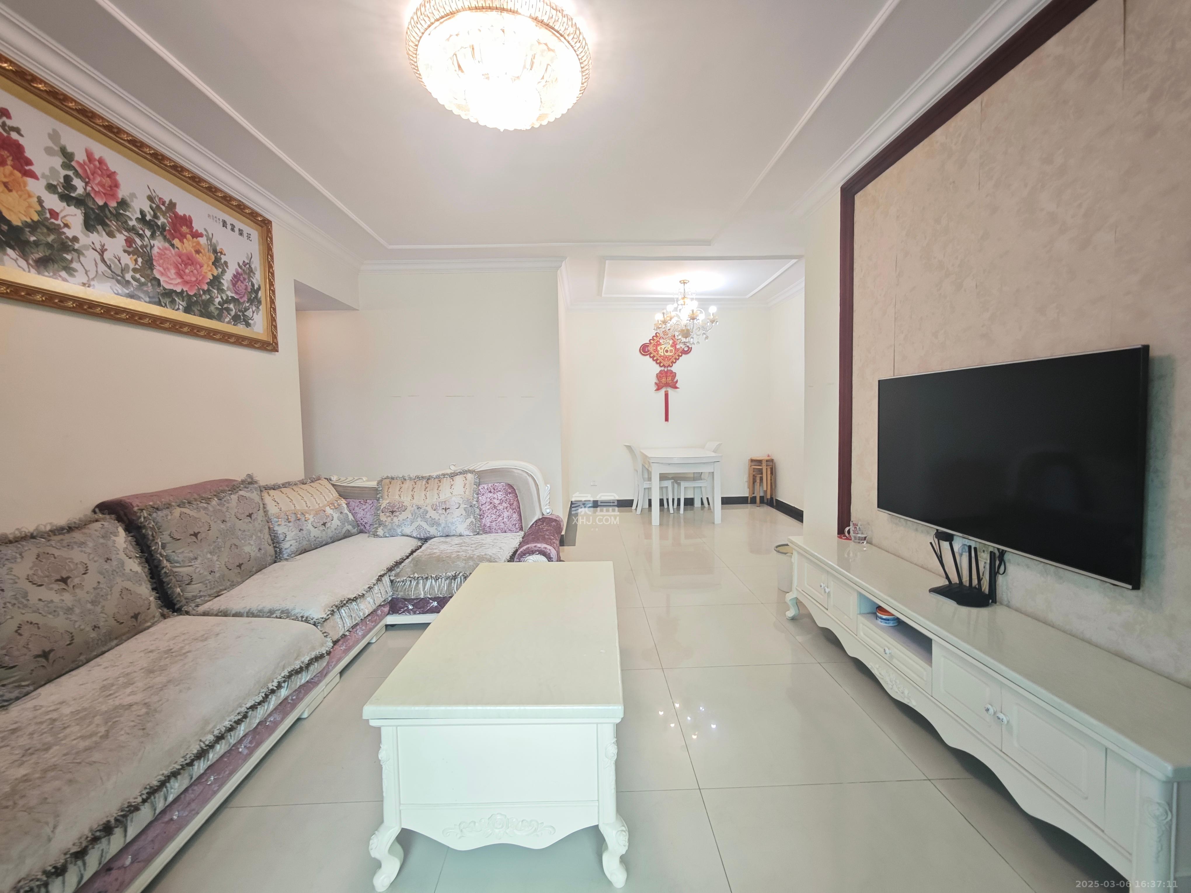 恒大翡翠华庭  3室2厅2卫    2200.0元/月室内图1