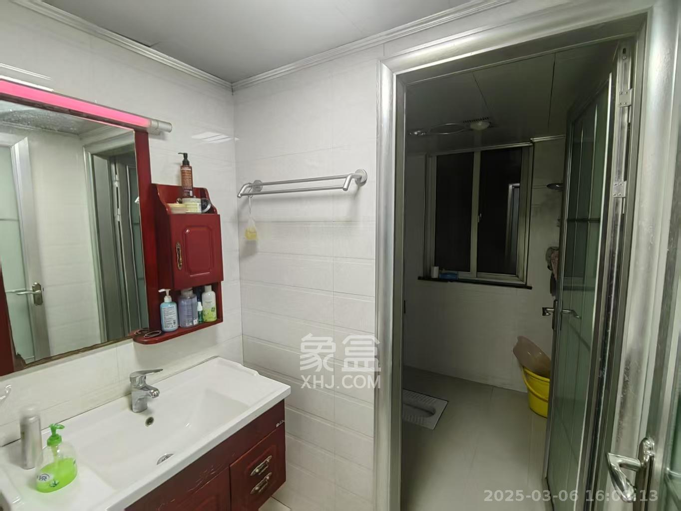 双盈卧龙湾 4室2厅2卫 2300.0元/月 双盈卧龙湾 4室2厅2卫 2300.0元/月室内图