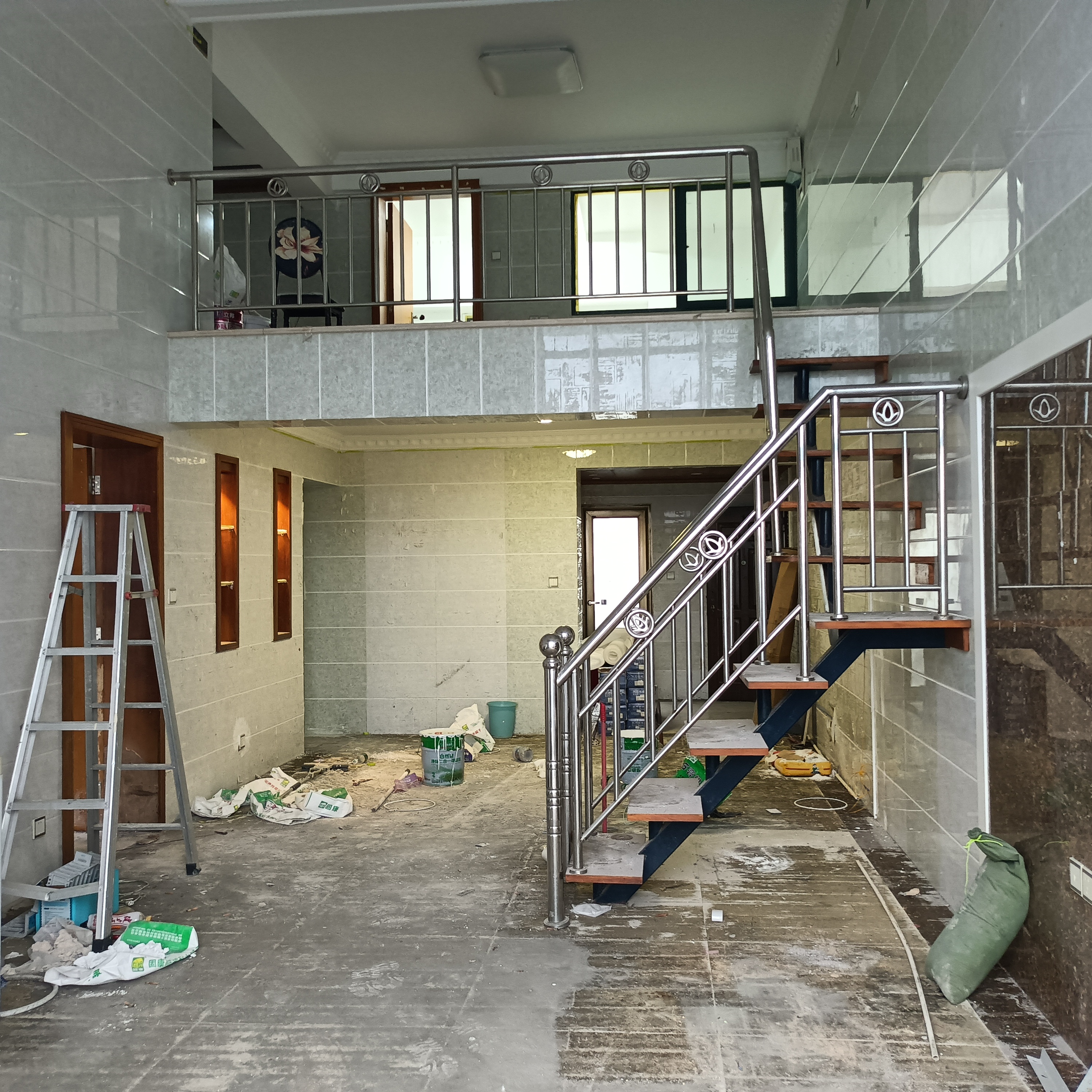 申鑫国际广场 6室2厅2卫 238.0万 申鑫国际广场 6室2厅2卫 238.0万室内图