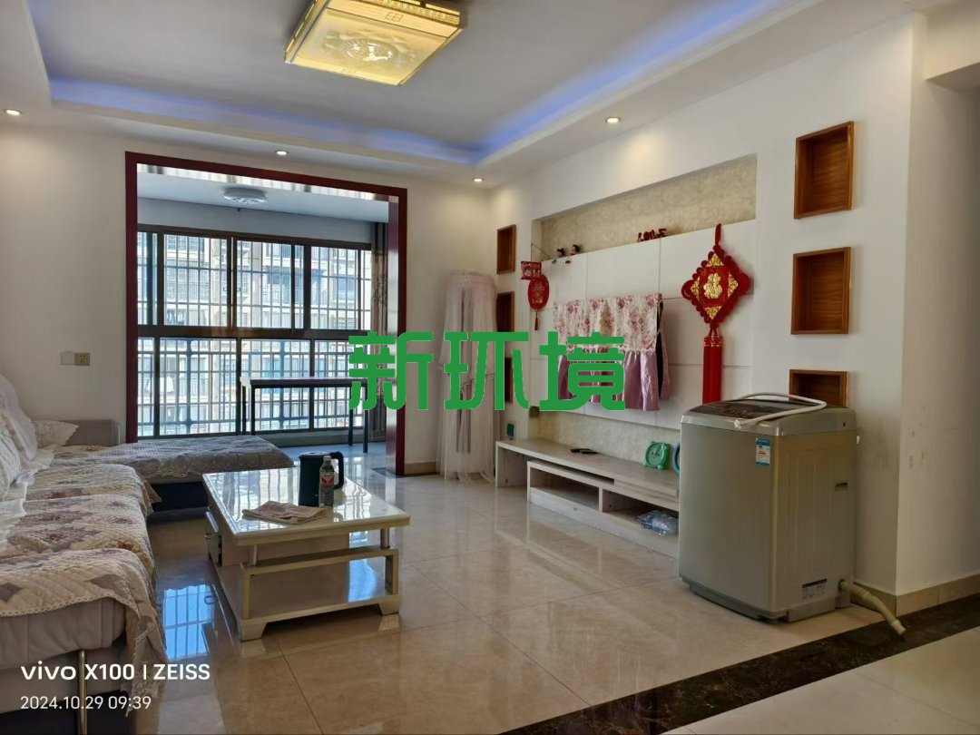 西溪美景  3室2厅2卫   61.00万客厅