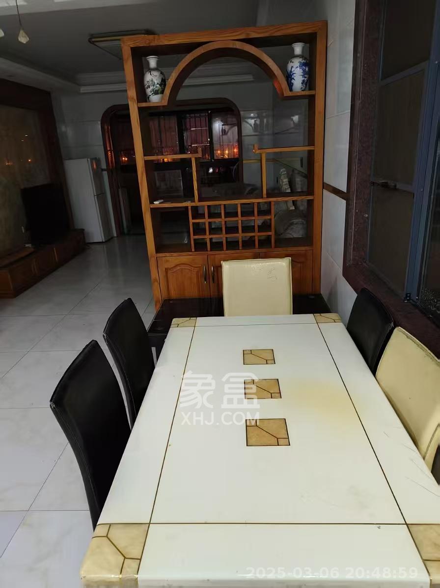 东业上城嘉苑(晟悦国际)  3室2厅1卫    2200.0元/月 东业上城嘉苑(晟悦国际)  3室2厅1卫    2200.0元/月室内图