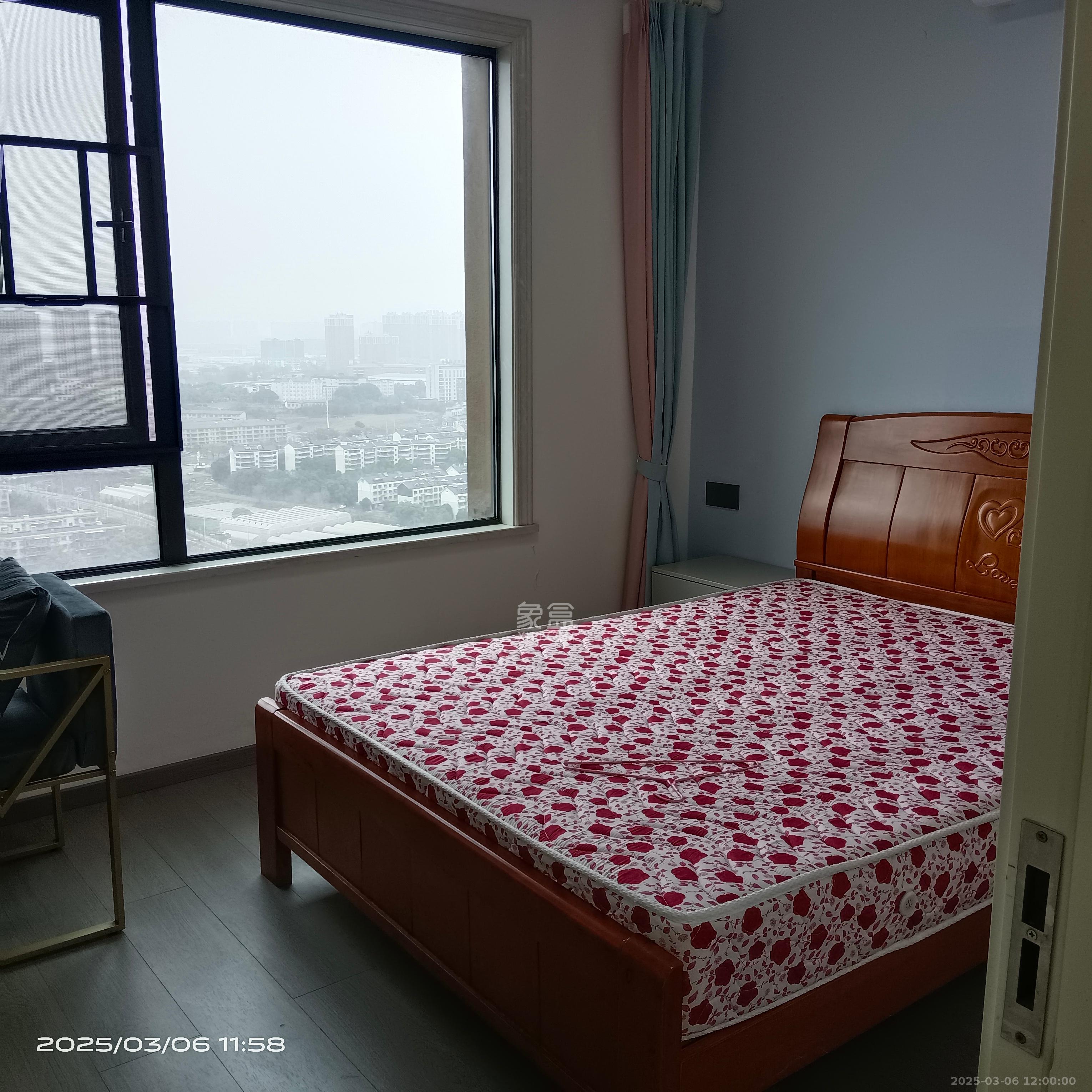 东合新苑  3室2厅1卫   2800.00元/月室内图