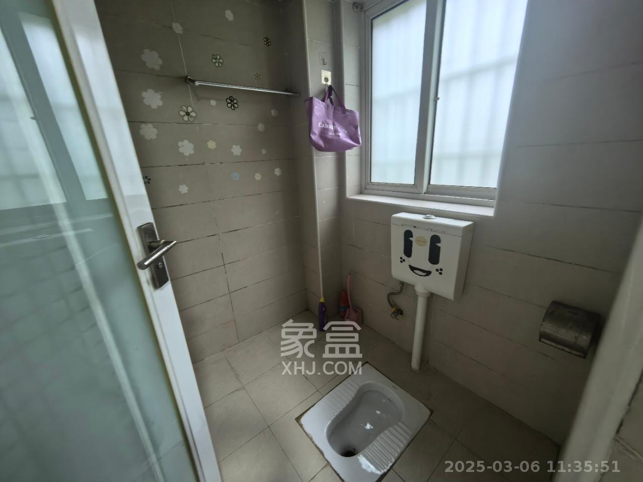 鄱阳小区  1室2厅1卫   1600.00元/月室内图
