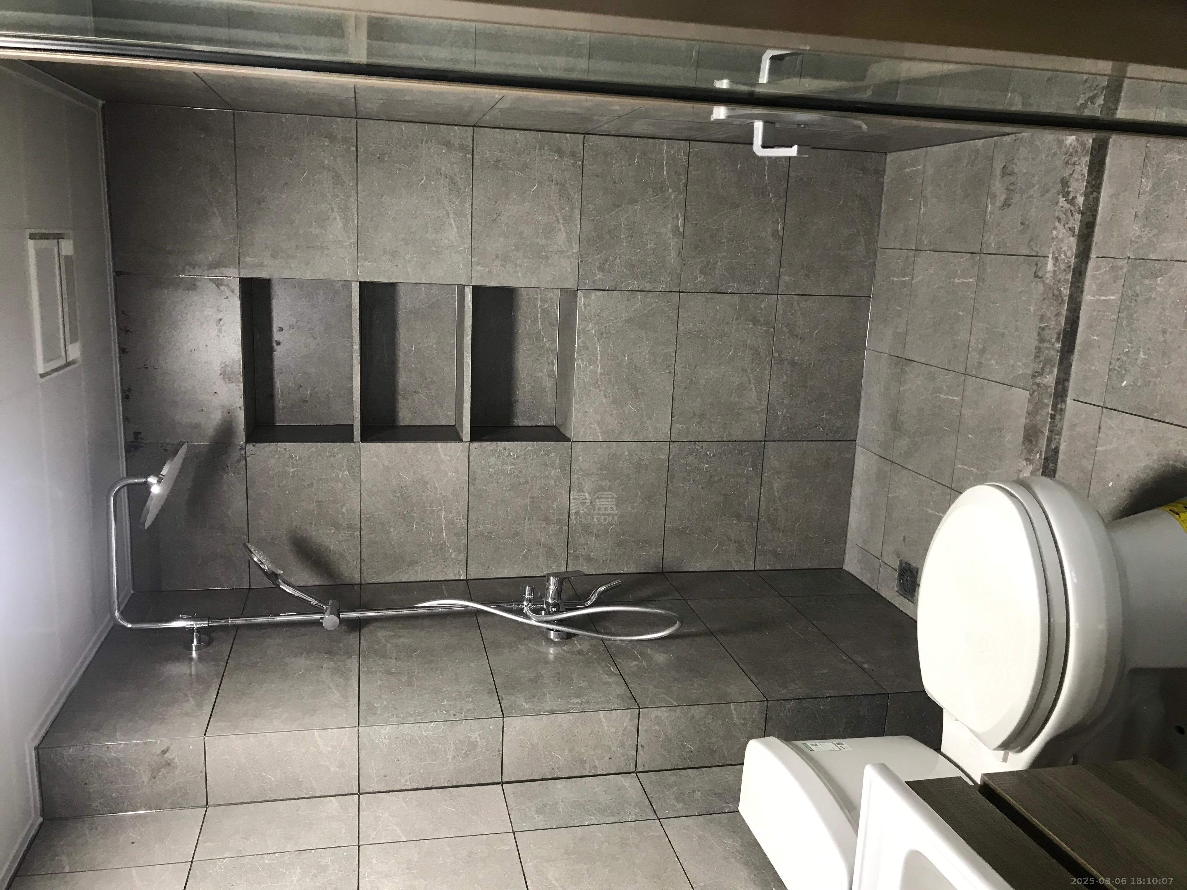 雅立天骄阁 1室0厅0卫 1300.0元/月 雅立天骄阁 1室0厅0卫 1300.0元/月室内图