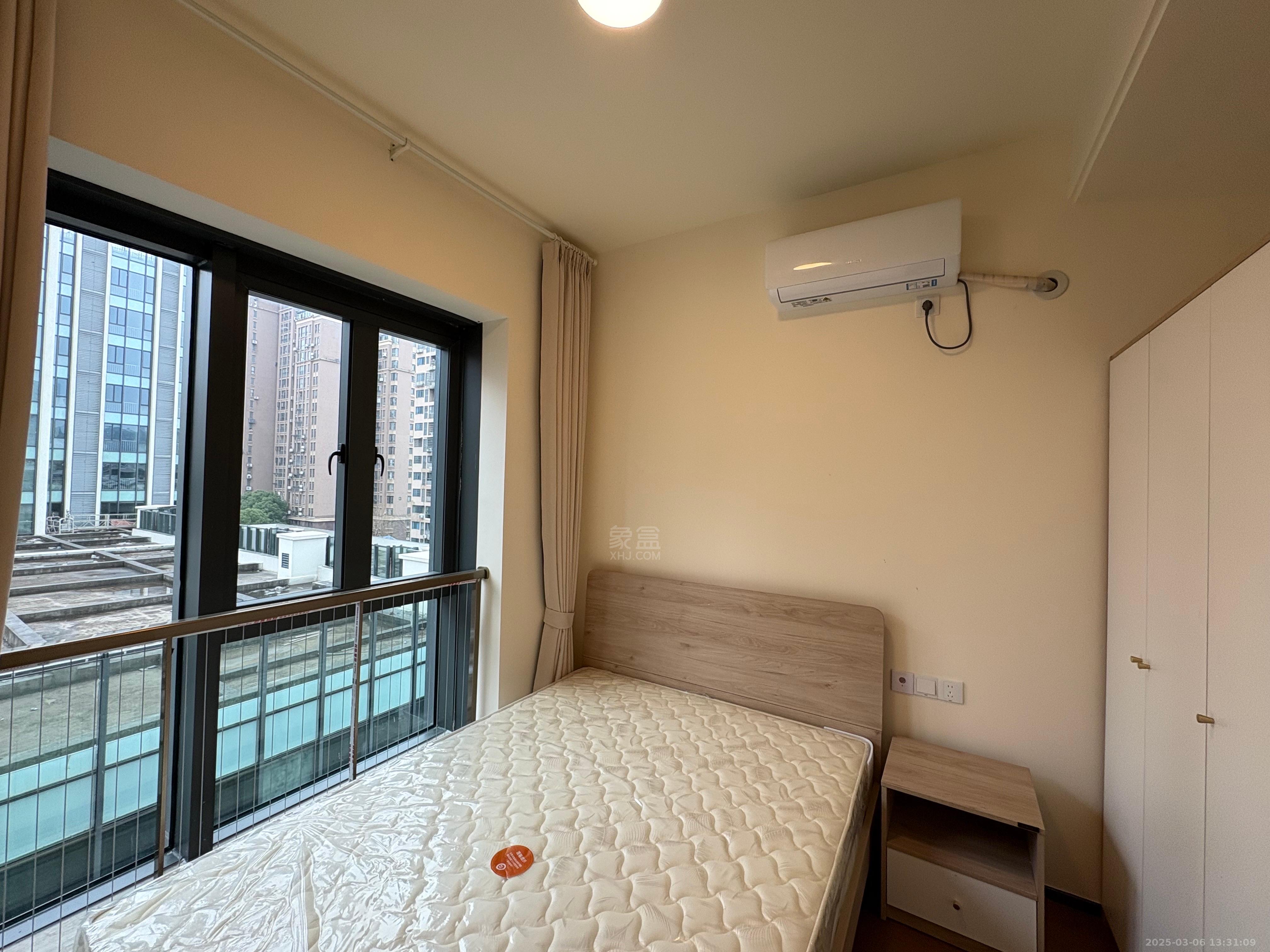 恒大华府 2室2厅2卫 1800.0元/月 恒大华府 2室2厅2卫 1800.0元/月室内图