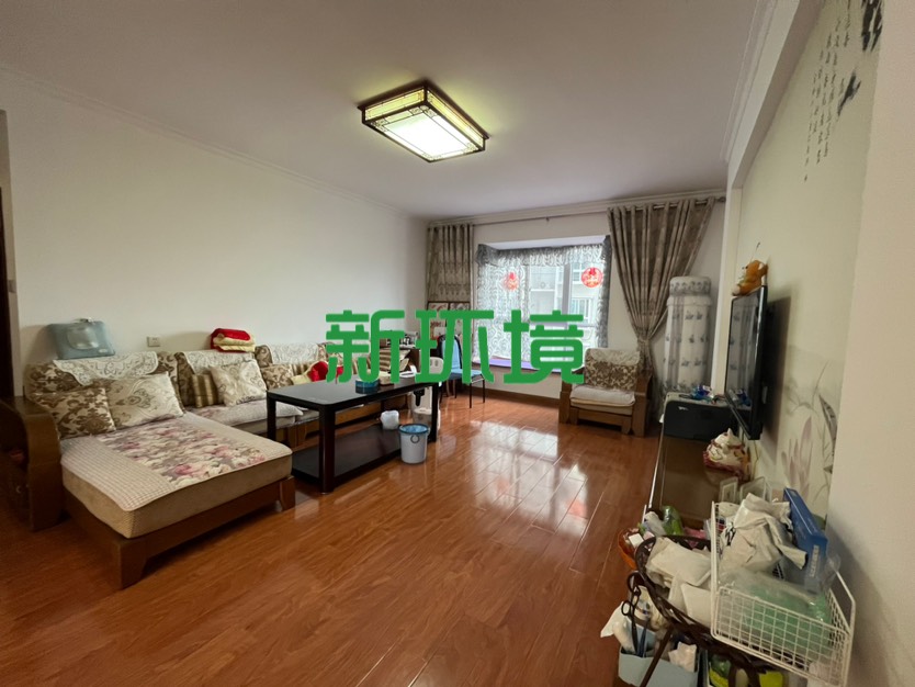 澧岸家园  4室2厅2卫   65.00万客厅