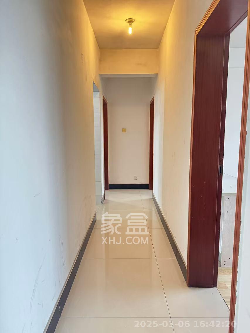 星沙教师公寓  3室2厅1卫   1600.00元/月室内图