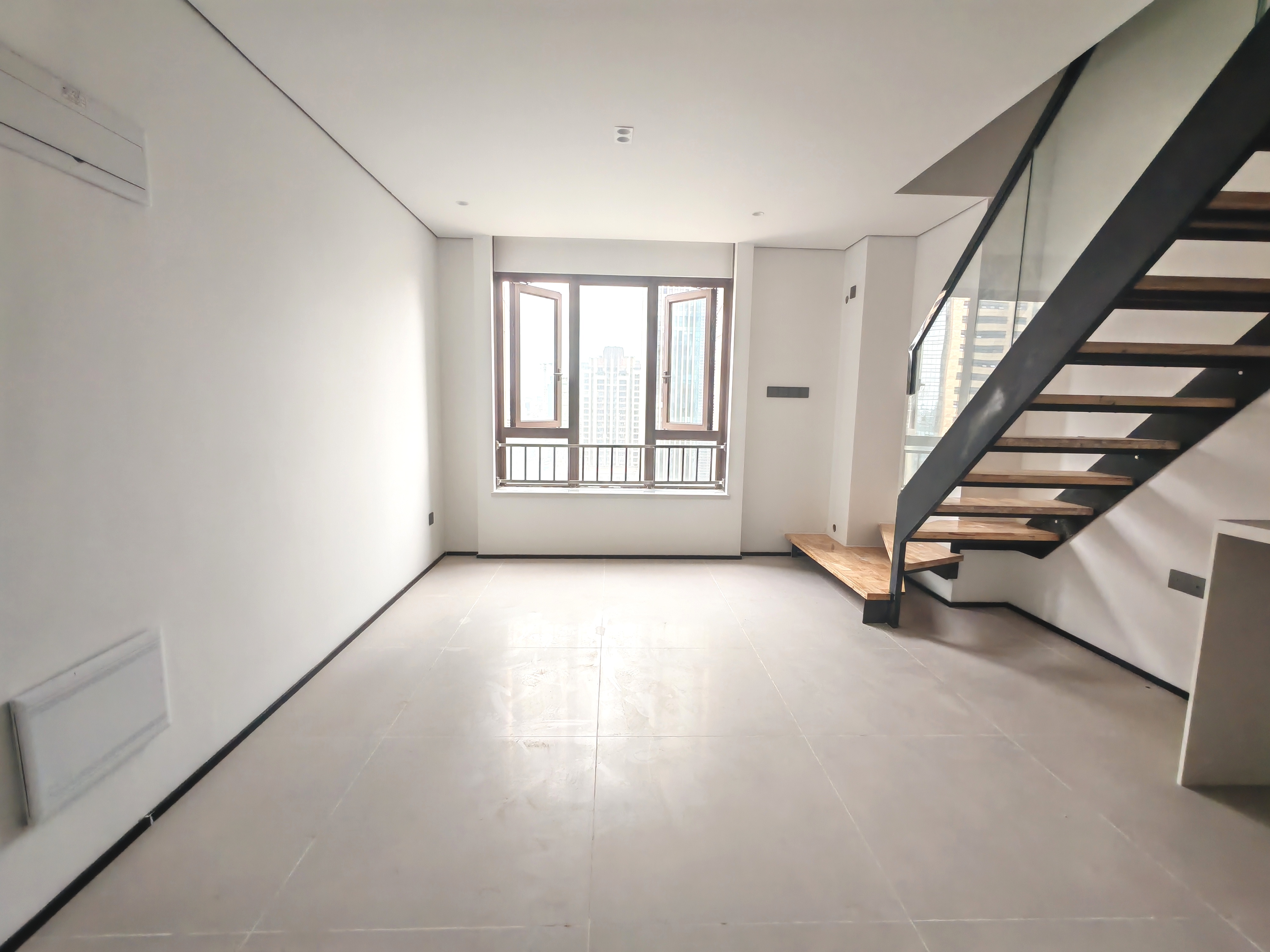 海航豪庭南苑 1室1厅2卫 69.0万 海航豪庭南苑 1室1厅2卫 69.0万客厅