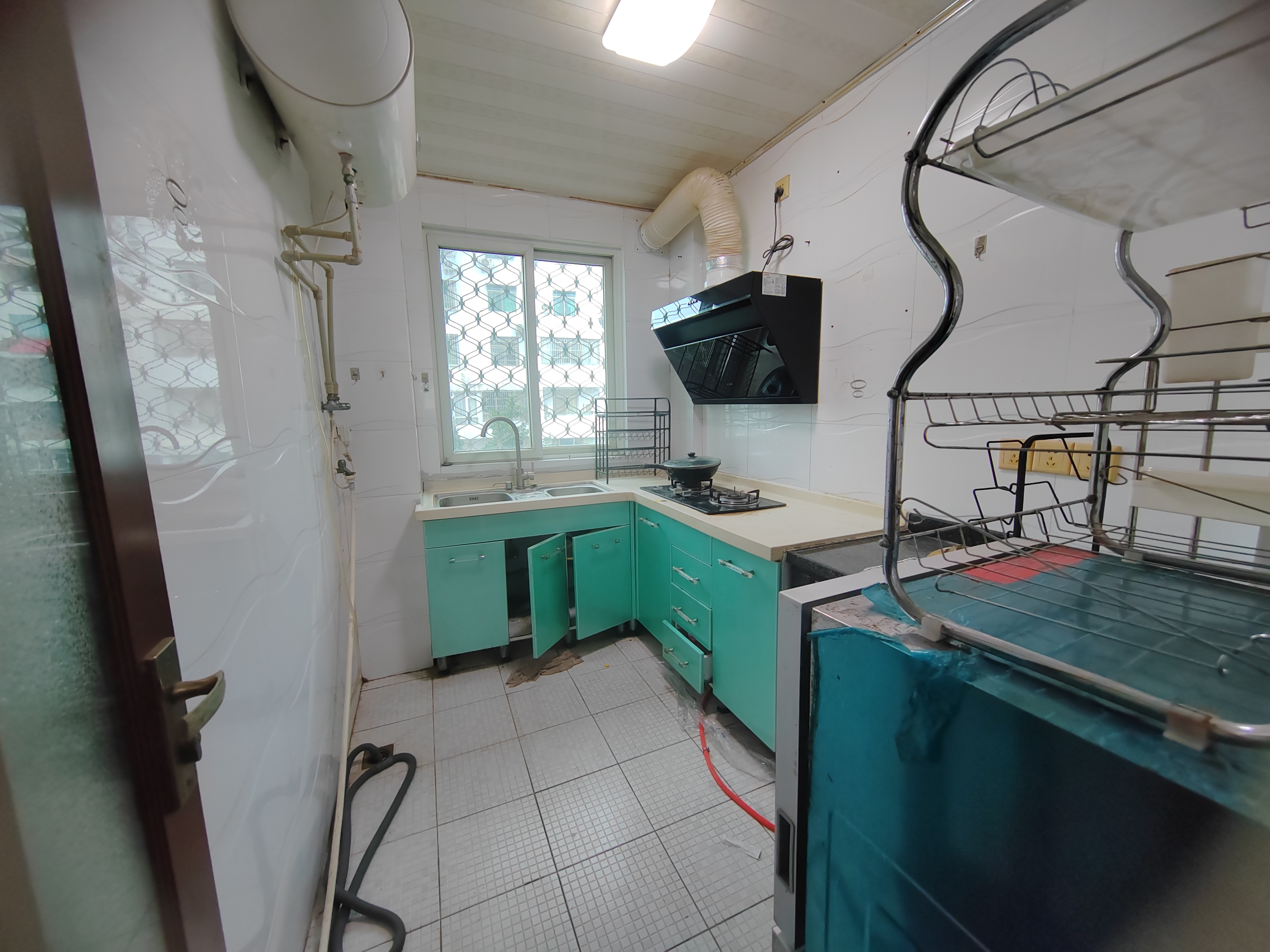 顺发新村 4室2厅2卫 3500.0元/月 顺发新村 4室2厅2卫 3500.0元/月室内图