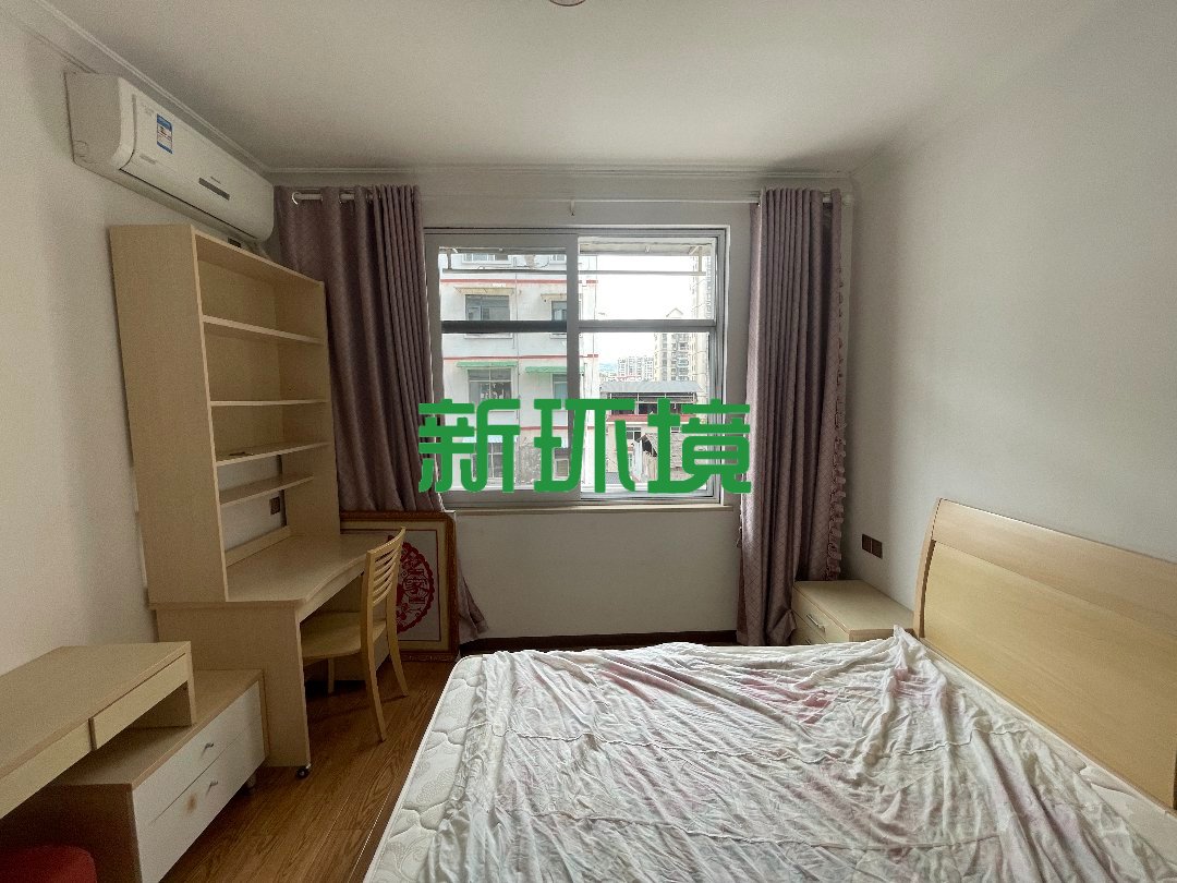 汇景名都  3室2厅2卫   52.00万客厅