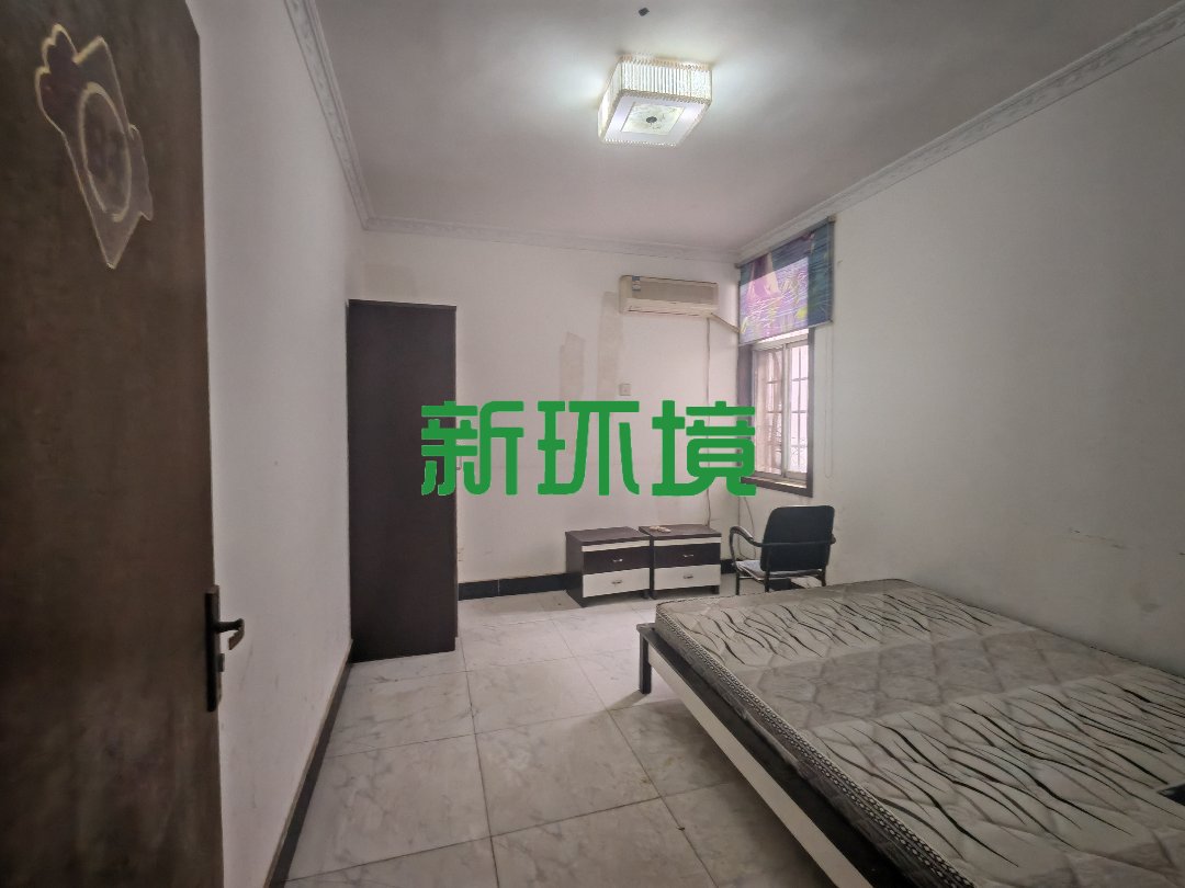 融苑小区  3室2厅2卫   43.80万客厅
