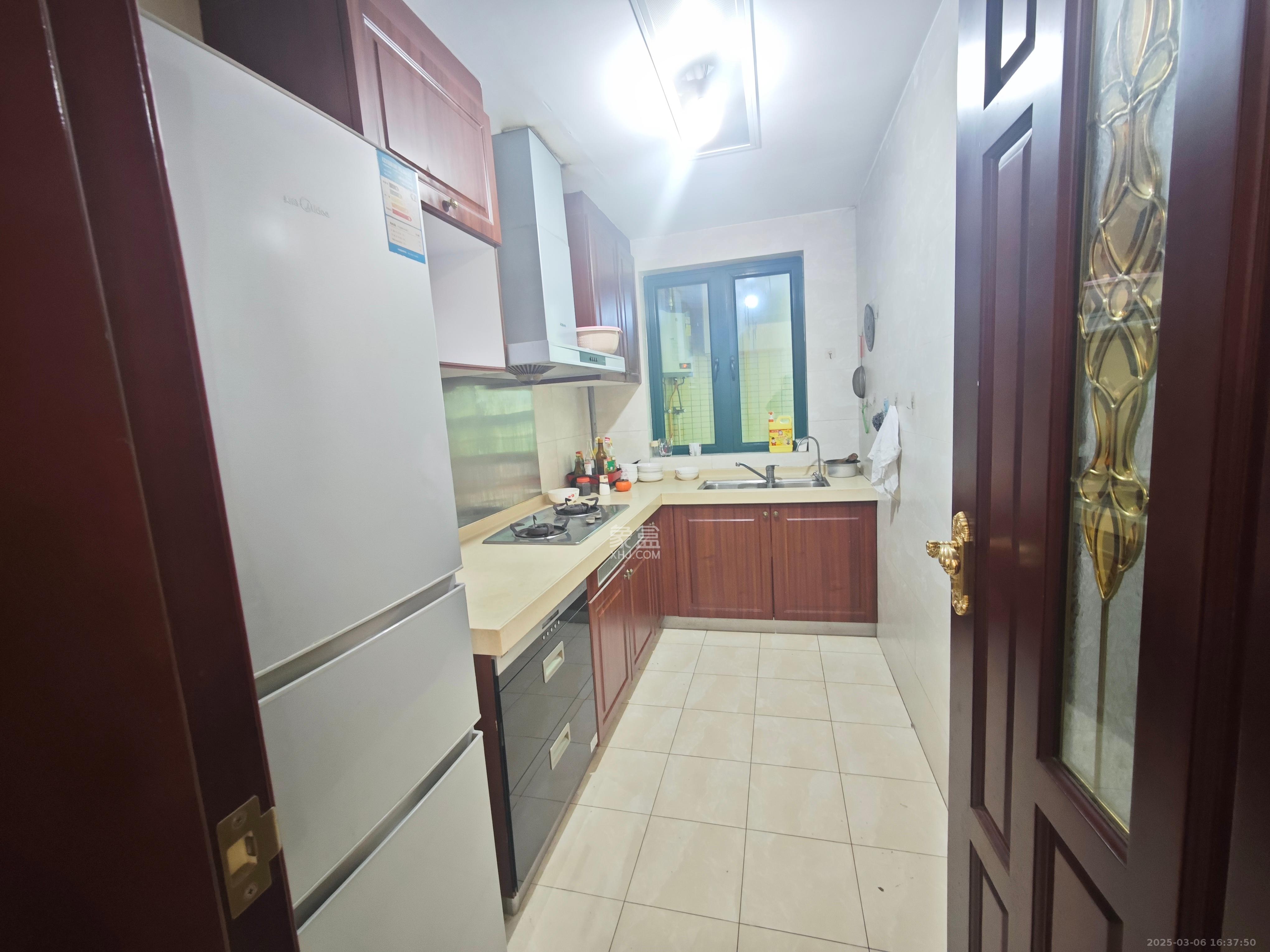 恒大翡翠华庭  3室2厅2卫    2200.0元/月室内图