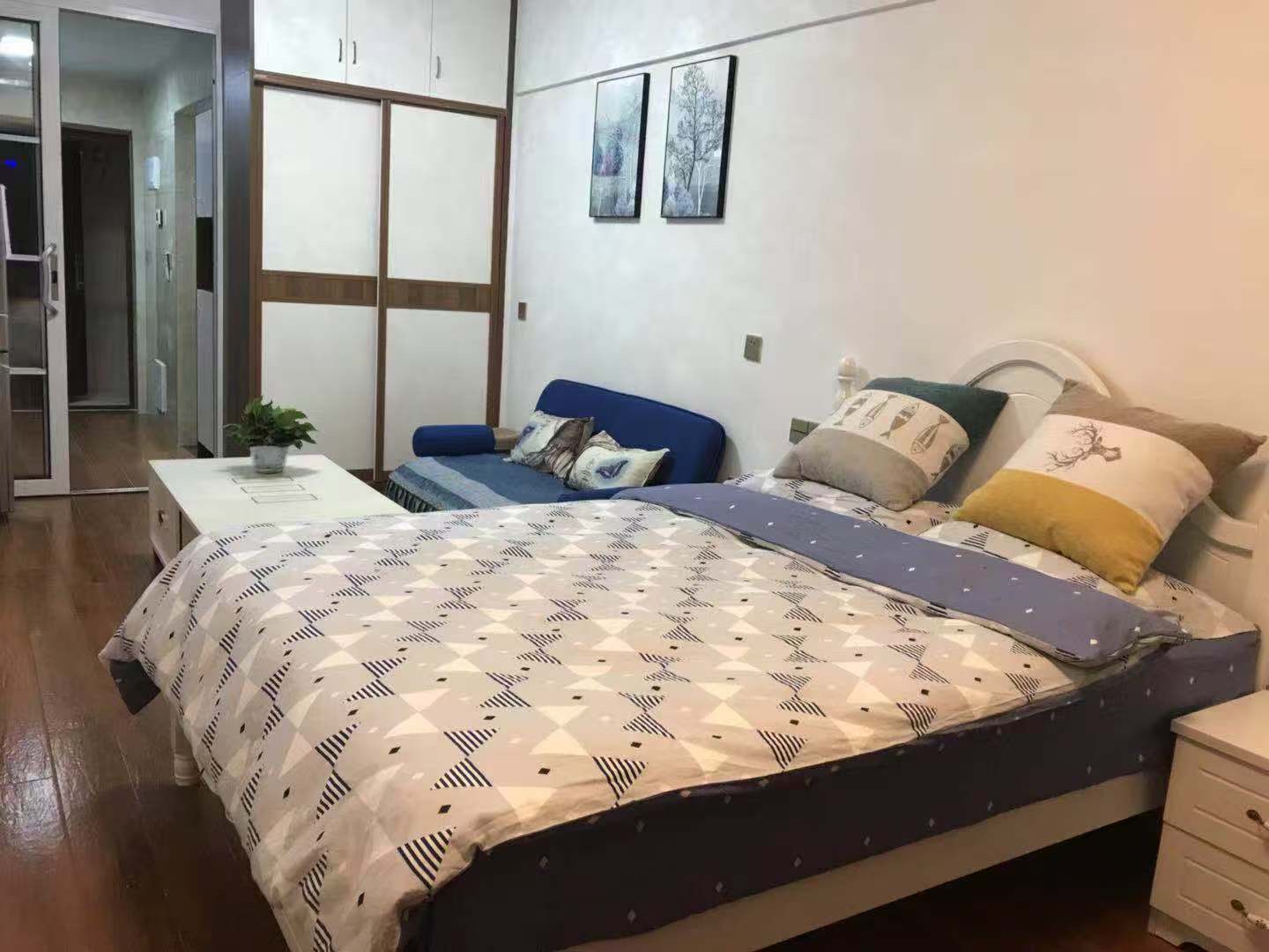 珠江愉景新城  1室1厅1卫   900.00元/月