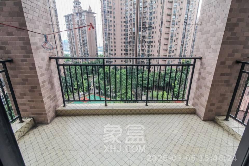 康桥长郡  3室2厅1卫   1600.00元/月室内图1