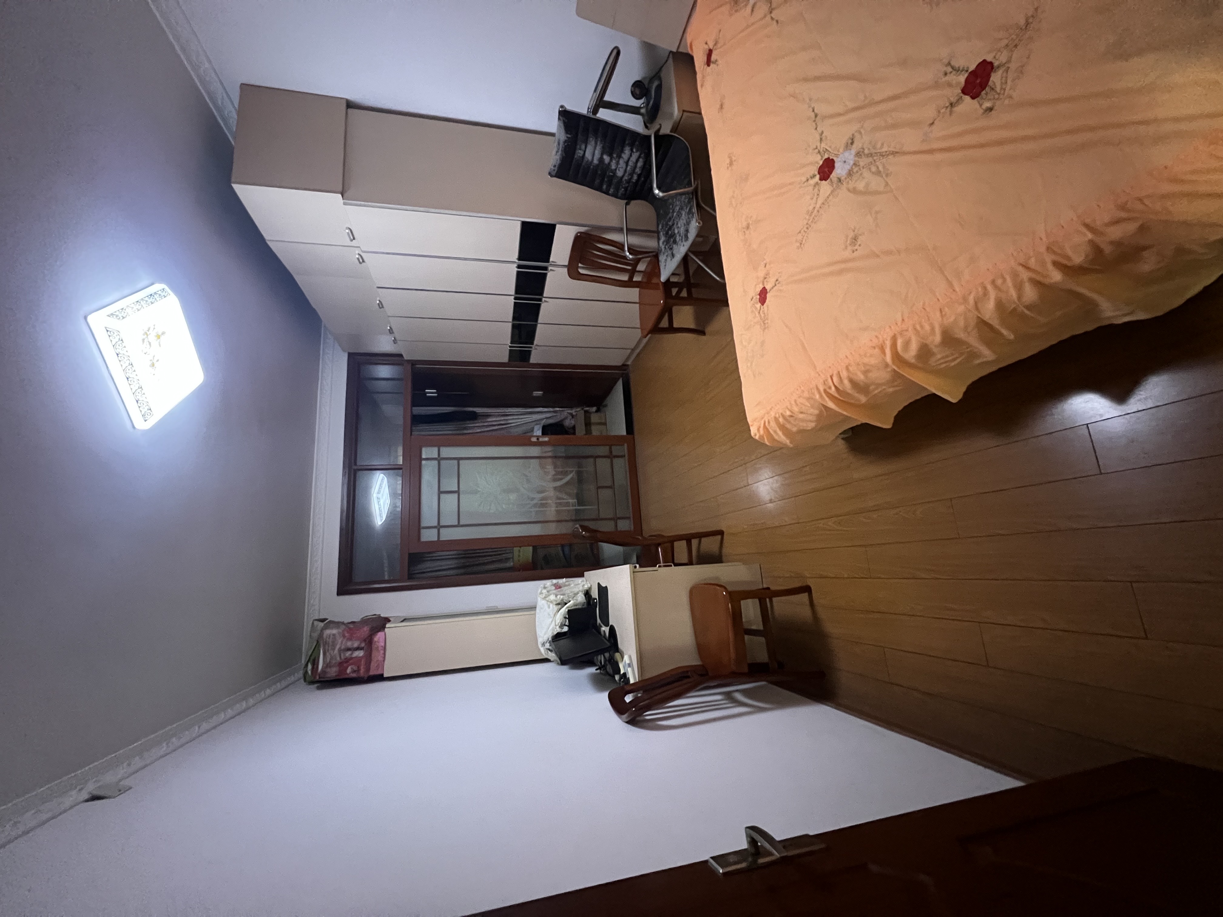 娄底市政公司(钻石街) 1室0厅0卫 69.8万 娄底市政公司(钻石街) 1室0厅0卫 69.8万客厅