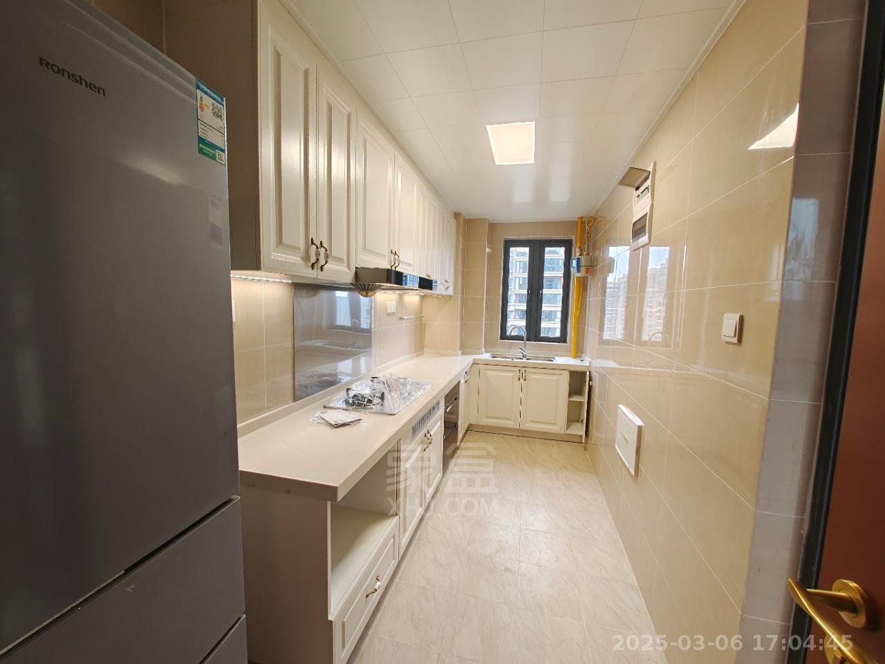 恒大华府 4室1厅2卫 2600.0元/月 恒大华府 4室1厅2卫 2600.0元/月室内图