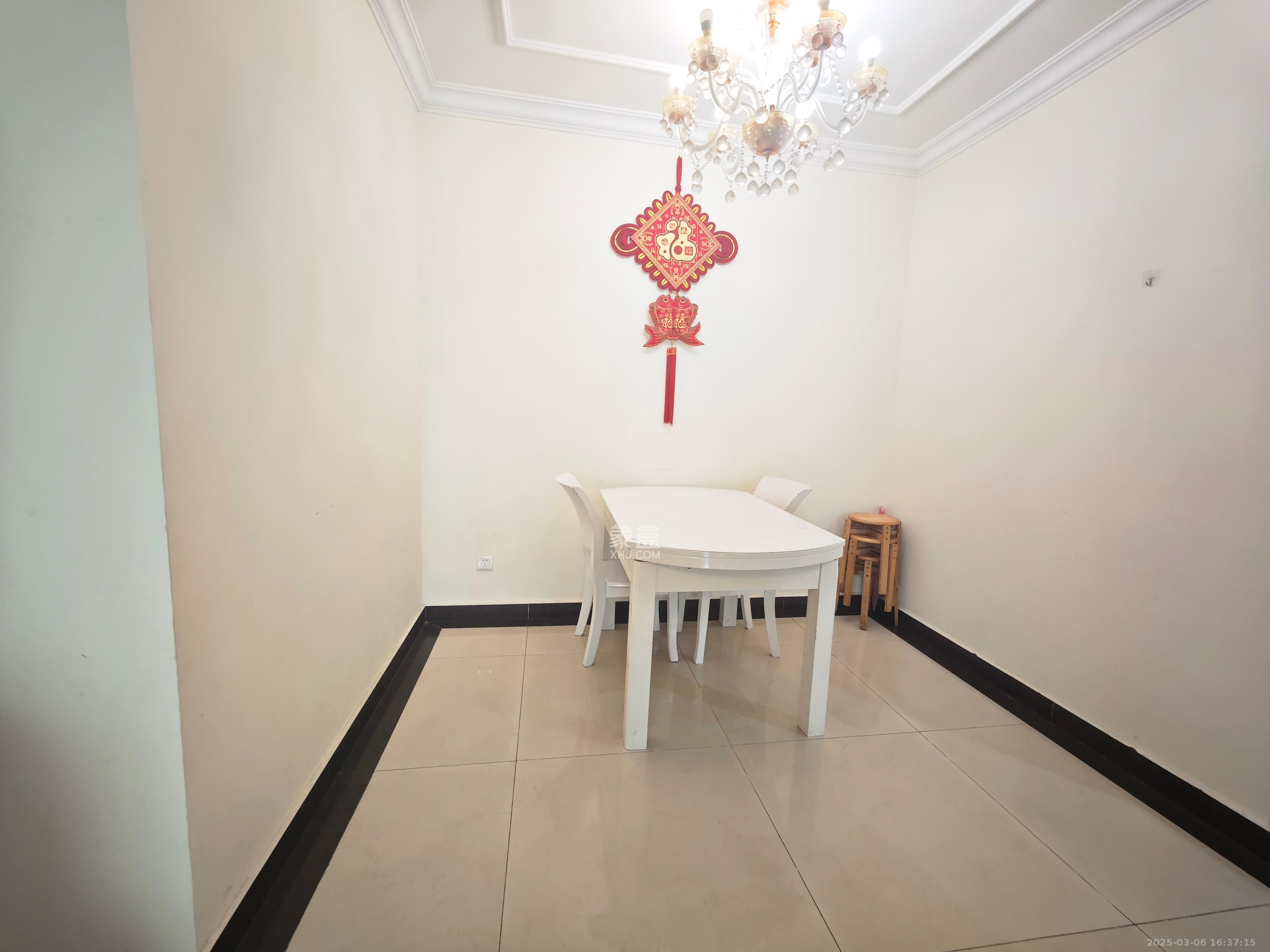 恒大翡翠华庭  3室2厅2卫    2200.0元/月室内图