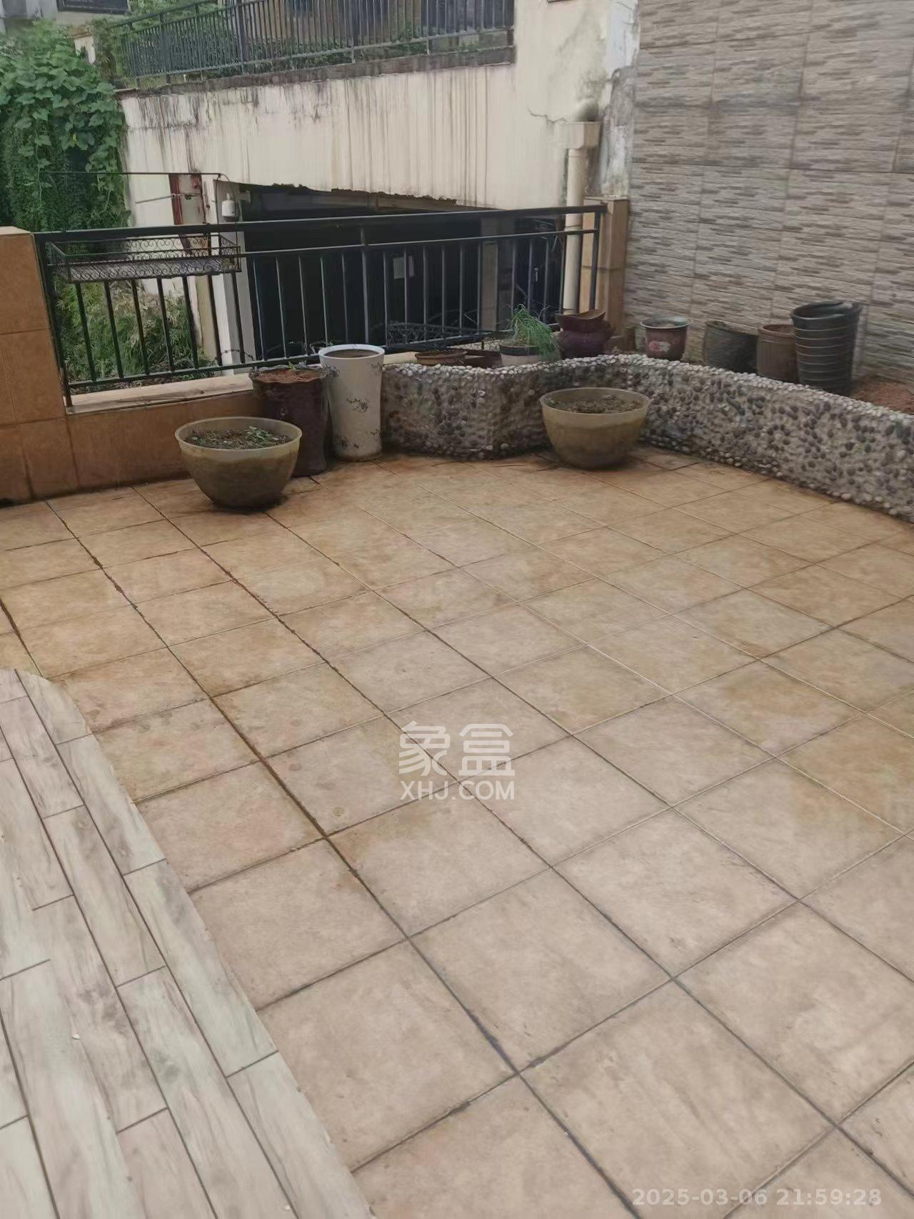 卓越蔚蓝海岸二期 4室2厅2卫 4000.0元/月 卓越蔚蓝海岸二期 4室2厅2卫 4000.0元/月室内图