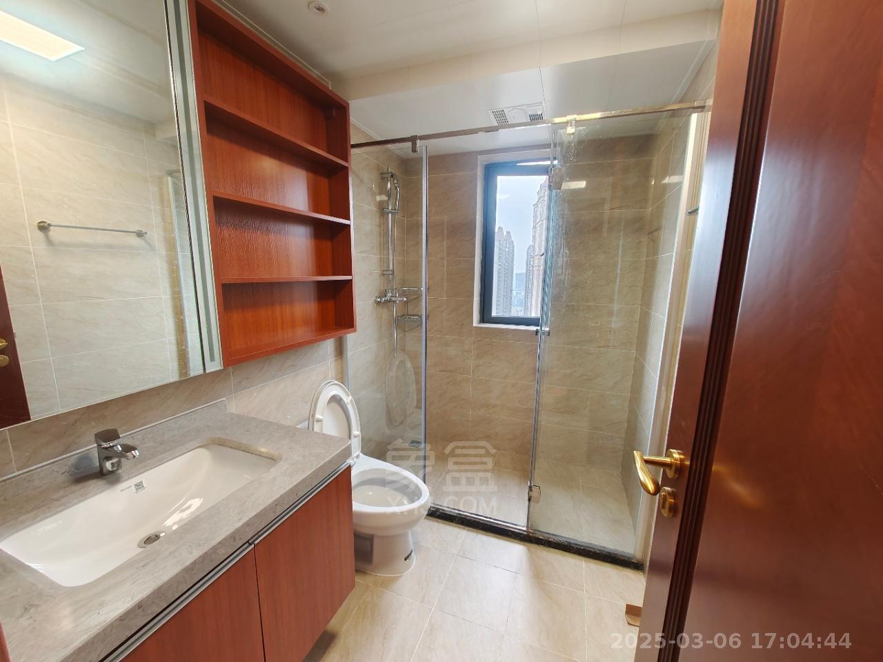 恒大华府 4室1厅2卫 2600.0元/月 恒大华府 4室1厅2卫 2600.0元/月室内图