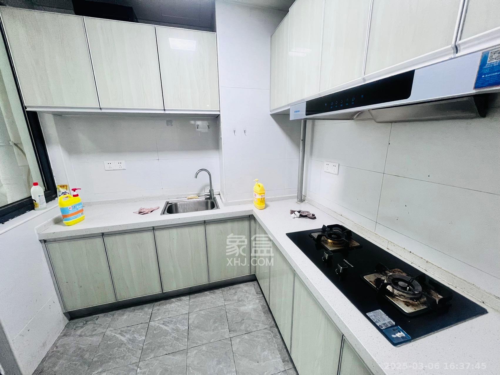 振业城三期 4室2厅2卫 3500.0元/月 振业城三期 4室2厅2卫 3500.0元/月室内图