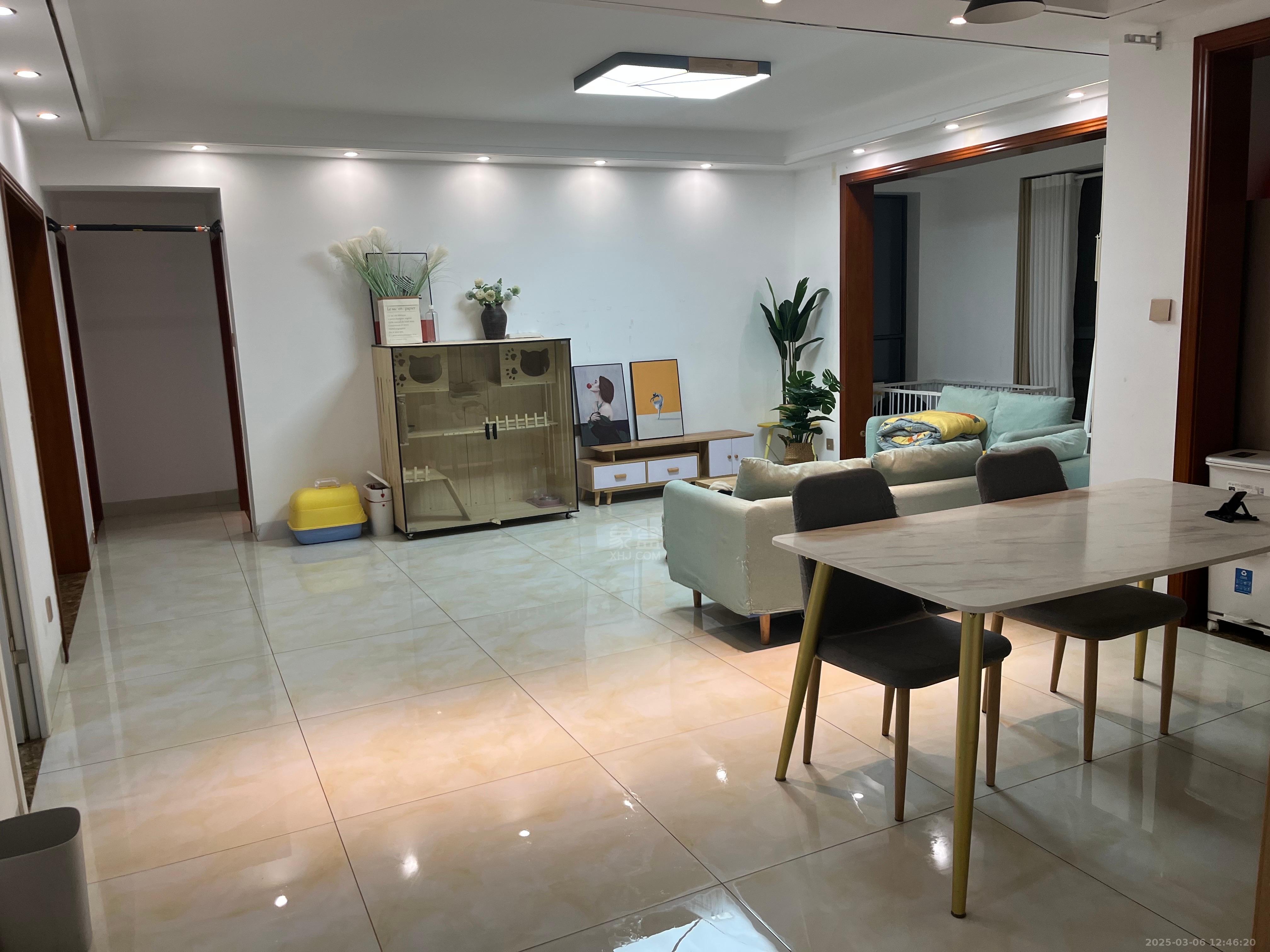 城市公园 3室2厅1卫 2000.0元/月 城市公园 3室2厅1卫 2000.0元/月室内图