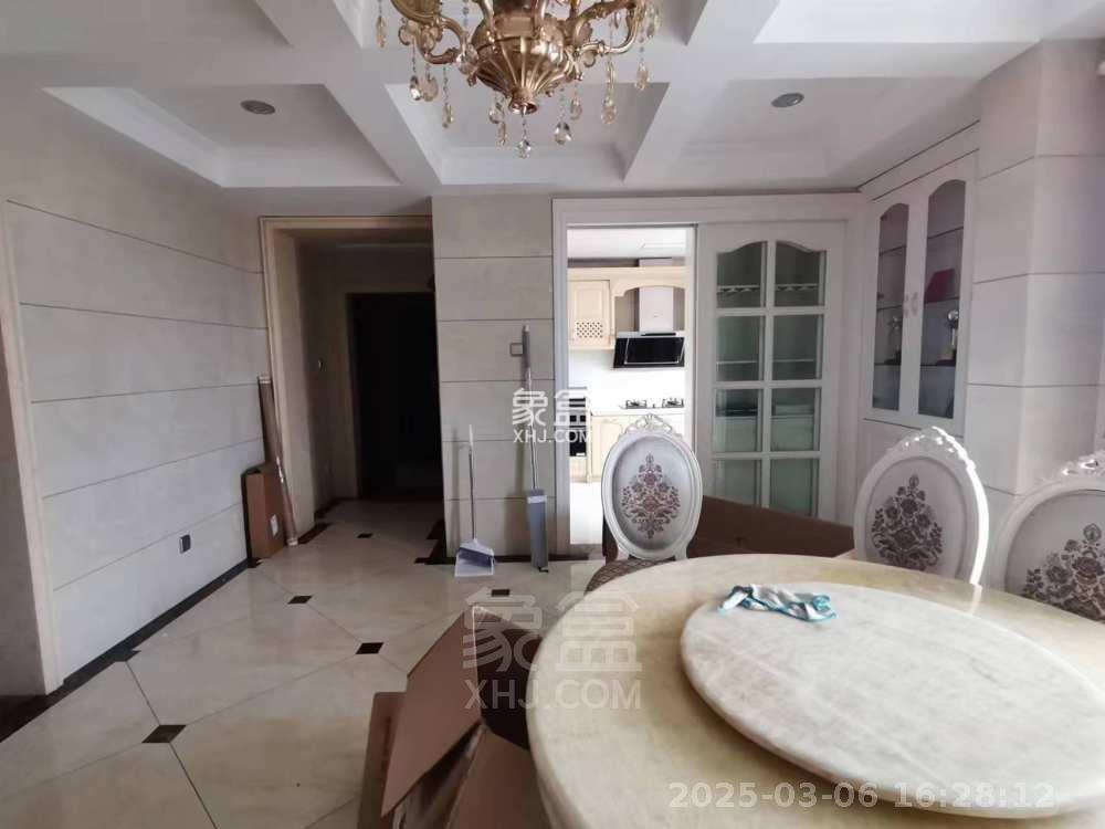 庐山春天二期曼城 4室2厅2卫 3000.0元/月 庐山春天二期曼城 4室2厅2卫 3000.0元/月室内图