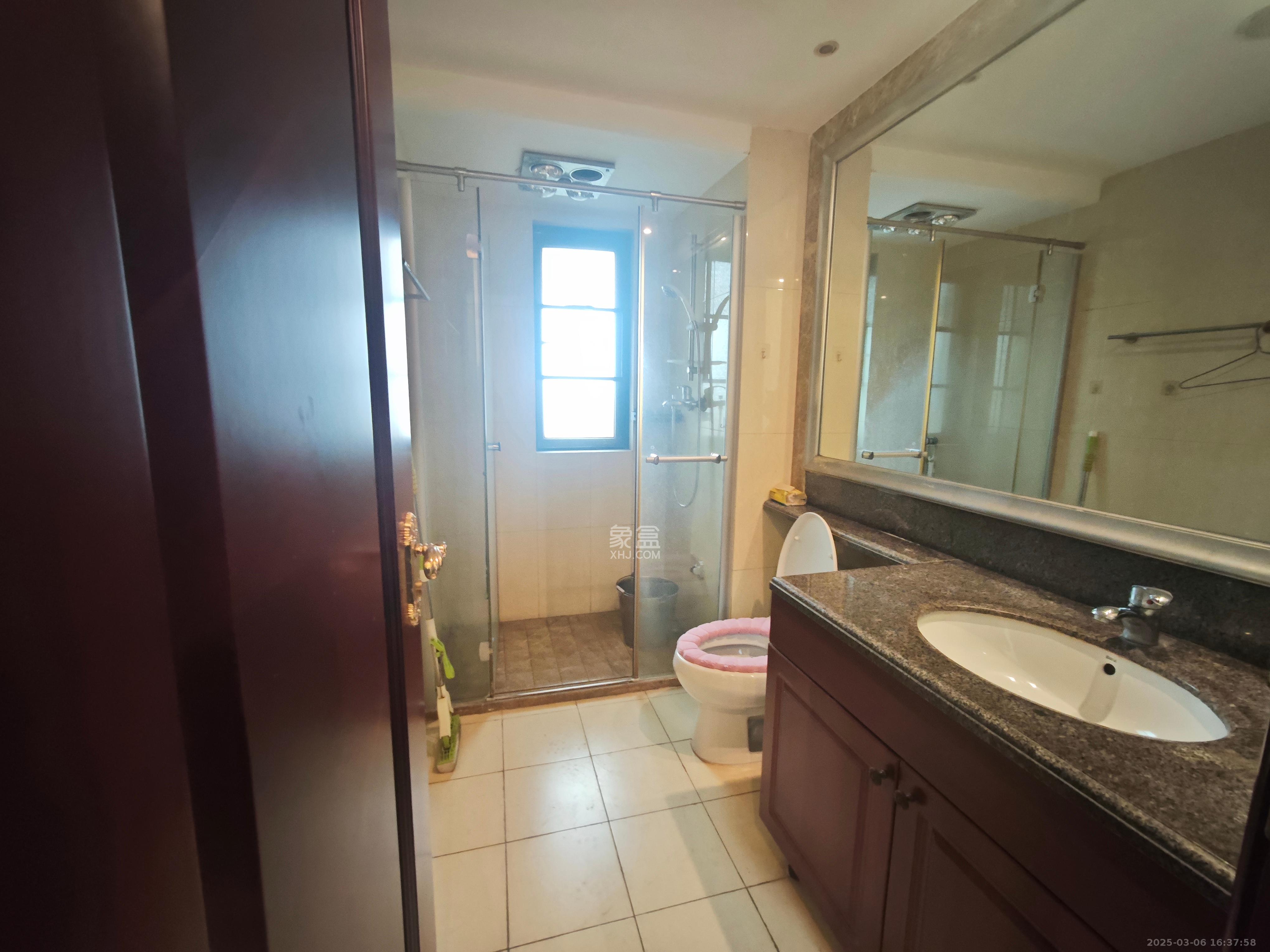 恒大翡翠华庭  3室2厅2卫    2200.0元/月室内图