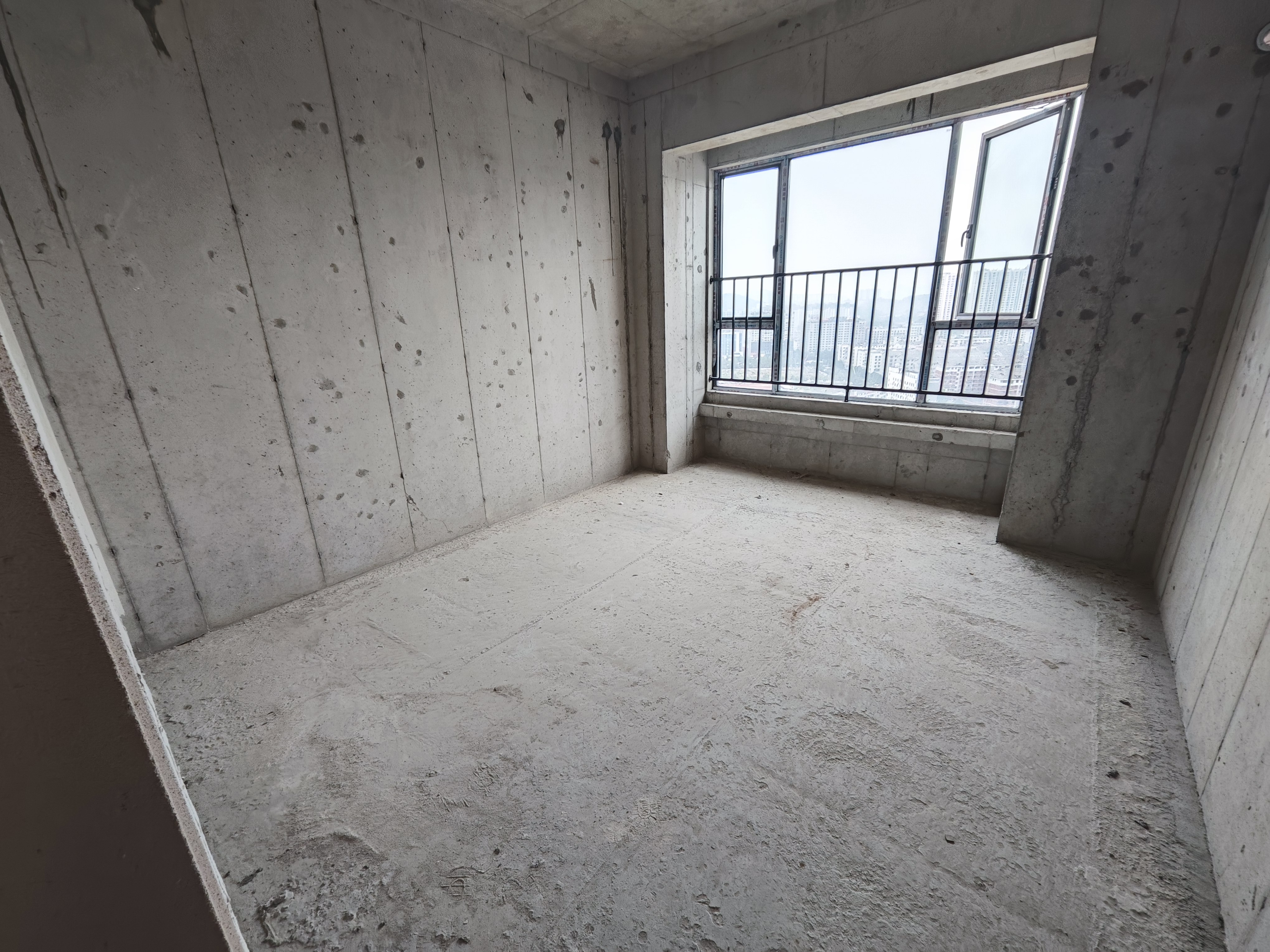 湘中府央玺 4室2厅2卫 73.8万 湘中府央玺 4室2厅2卫 73.8万卧室