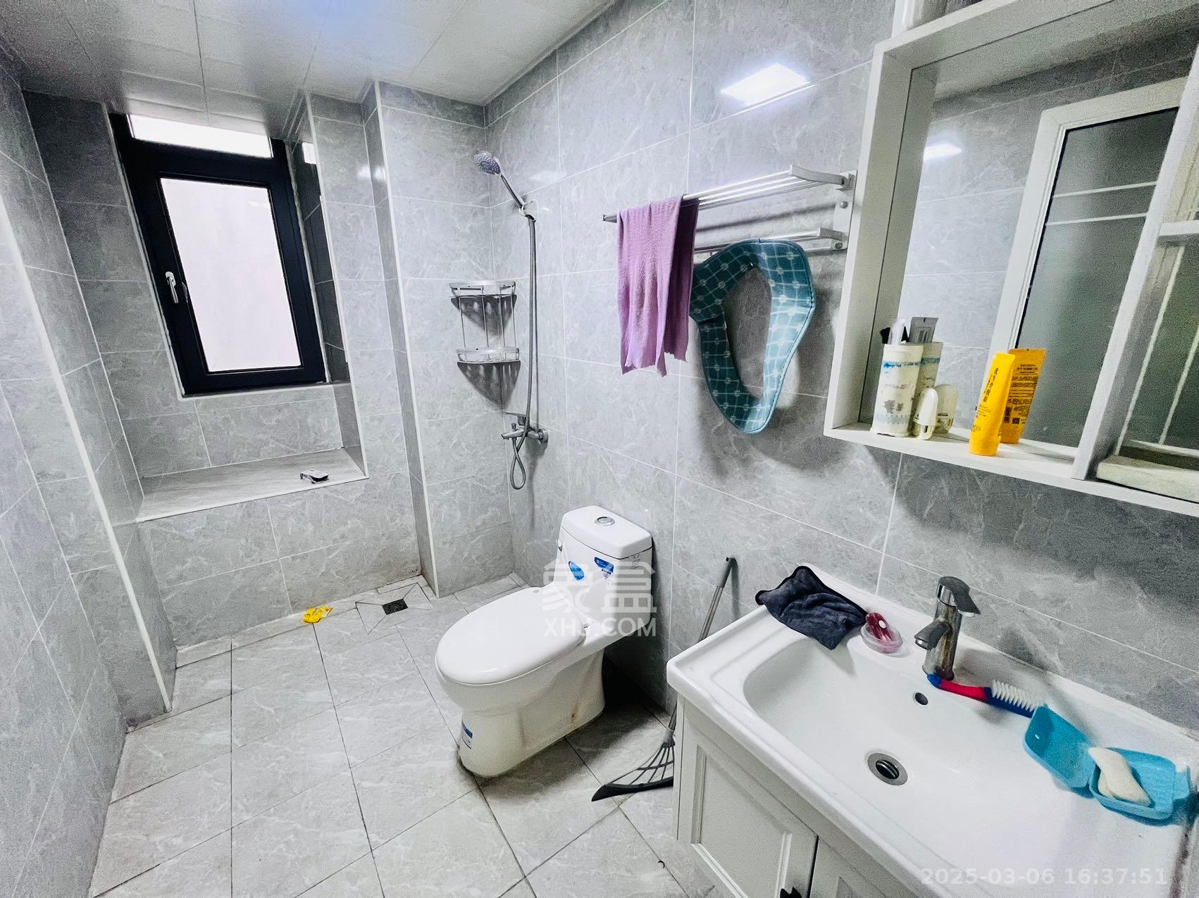 振业城三期 4室2厅2卫 3500.0元/月 振业城三期 4室2厅2卫 3500.0元/月室内图