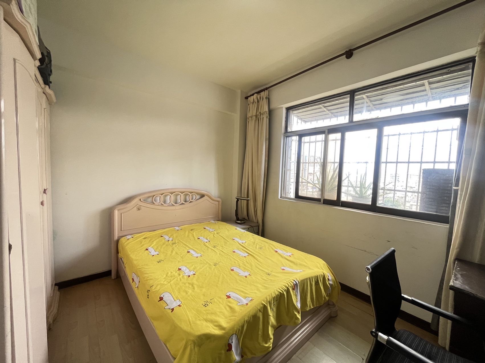 南海大厦(五指山路) 3室2厅2卫 2000.0元/月 南海大厦(五指山路) 3室2厅2卫 2000.0元/月室内图