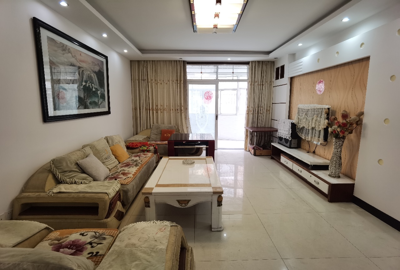 同心园小区  3室2厅2卫    1500.0元/月