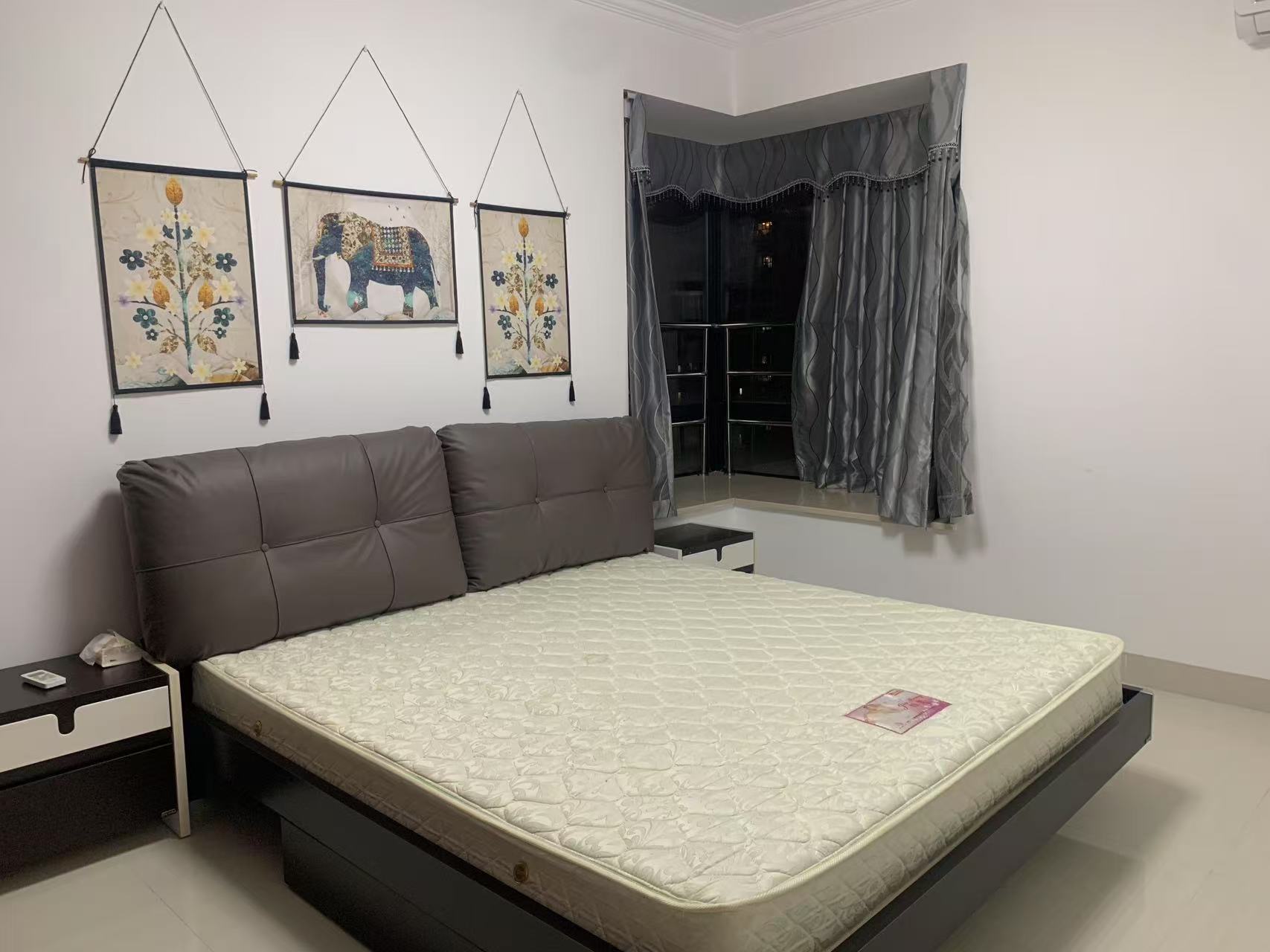 海阔天空-国瑞城一期(名仕苑) 2室2厅1卫 180.0万 海阔天空-国瑞城一期(名仕苑) 2室2厅1卫 180.0万客厅