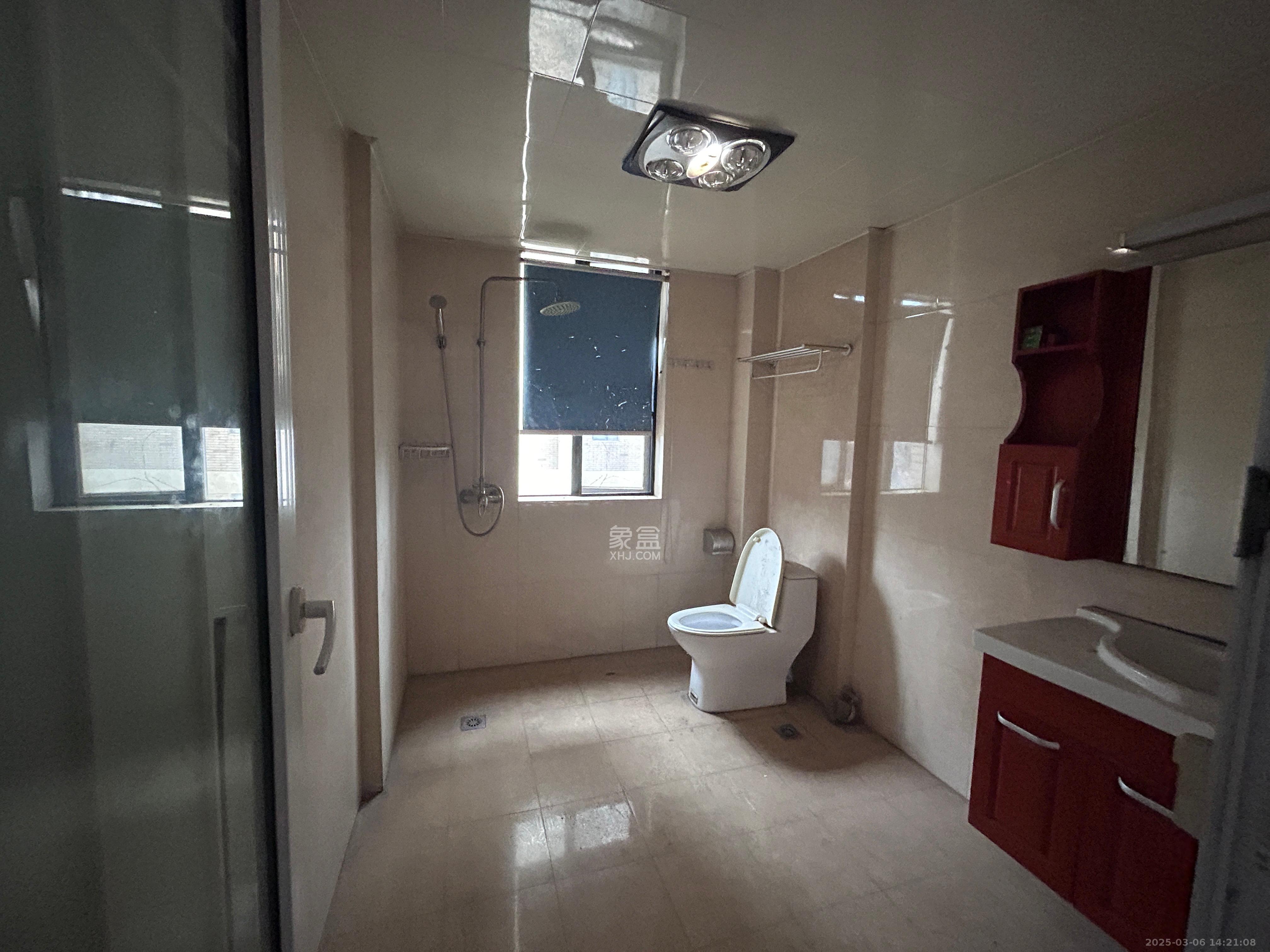 三江花中城 3室2厅2卫 3600.0元/月 三江花中城 3室2厅2卫 3600.0元/月室内图