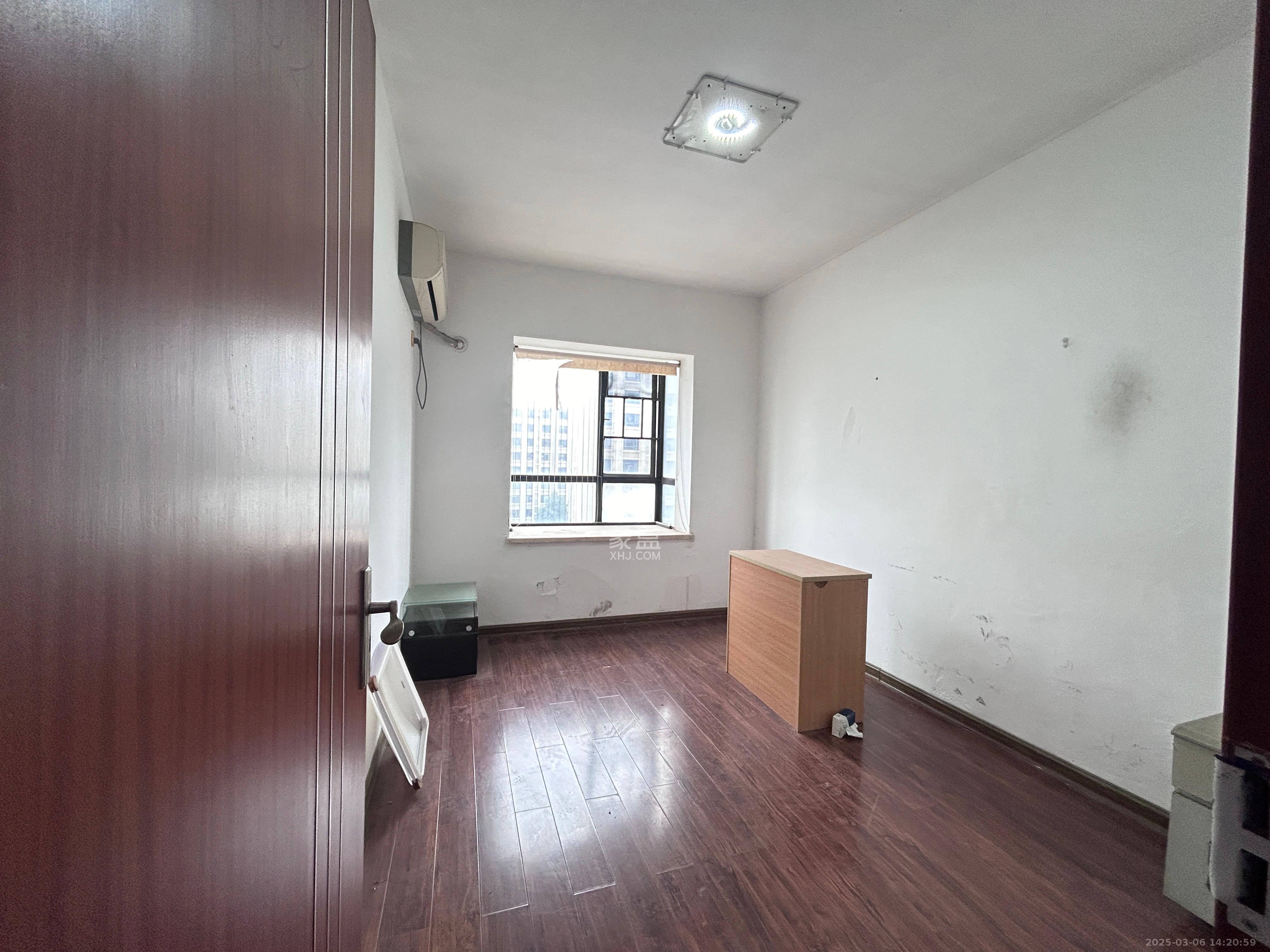 三江花中城 3室2厅2卫 3600.0元/月 三江花中城 3室2厅2卫 3600.0元/月室内图