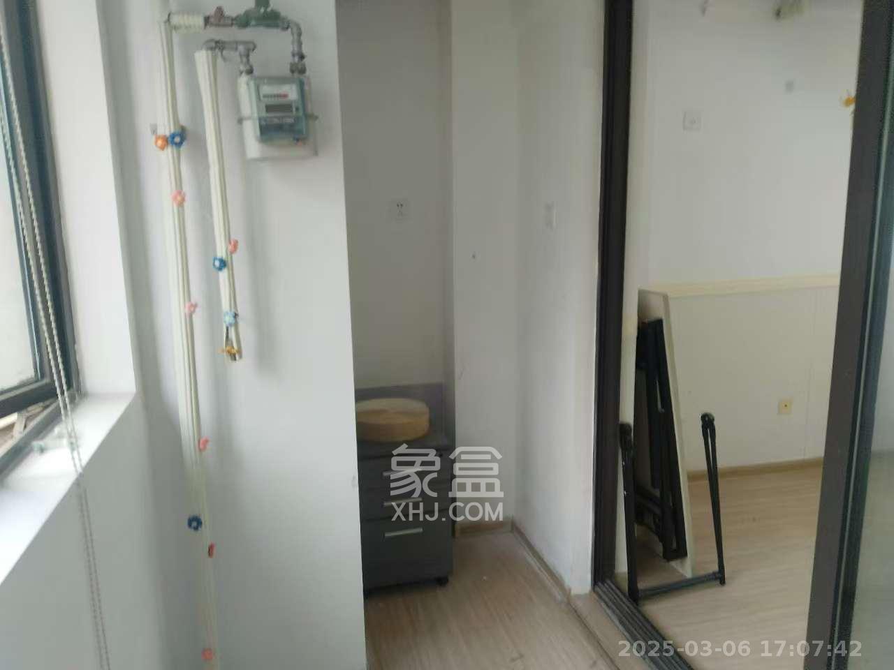 东友星座 1室1厅1卫 1800.0元/月 东友星座 1室1厅1卫 1800.0元/月室内图