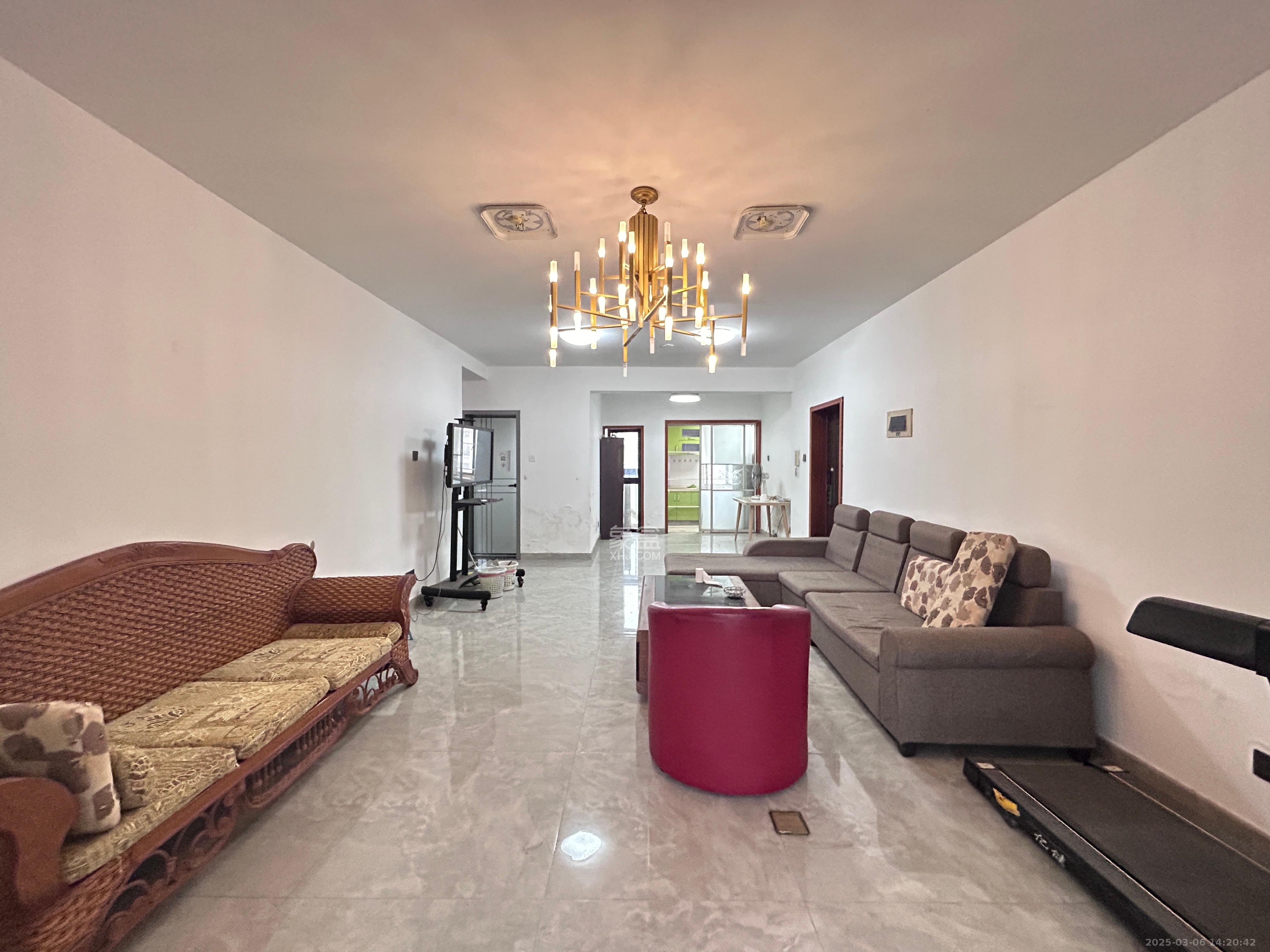 三江花中城 3室2厅2卫 3600.0元/月 三江花中城 3室2厅2卫 3600.0元/月室内图