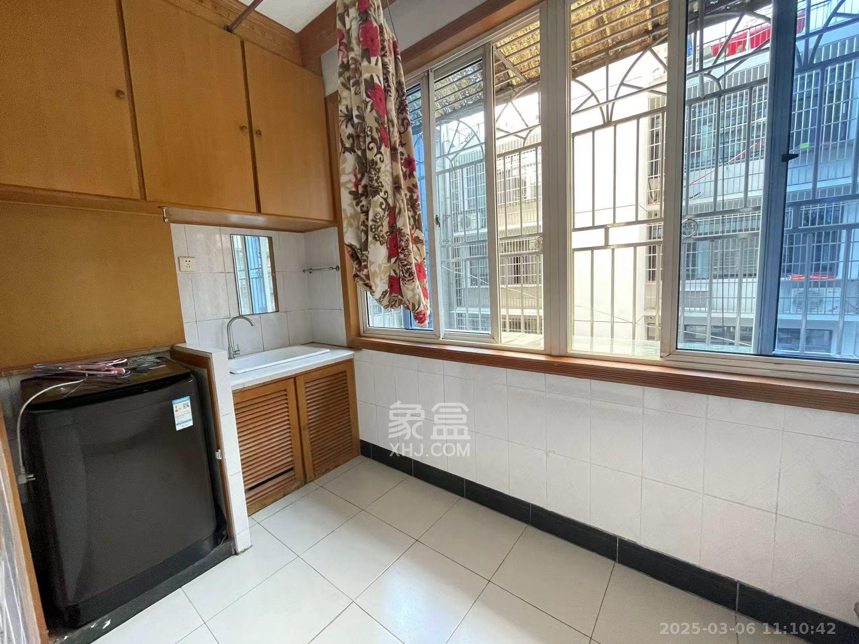 芙蓉区工商局宿舍  2室2厅1卫   1800.00元/月室内图