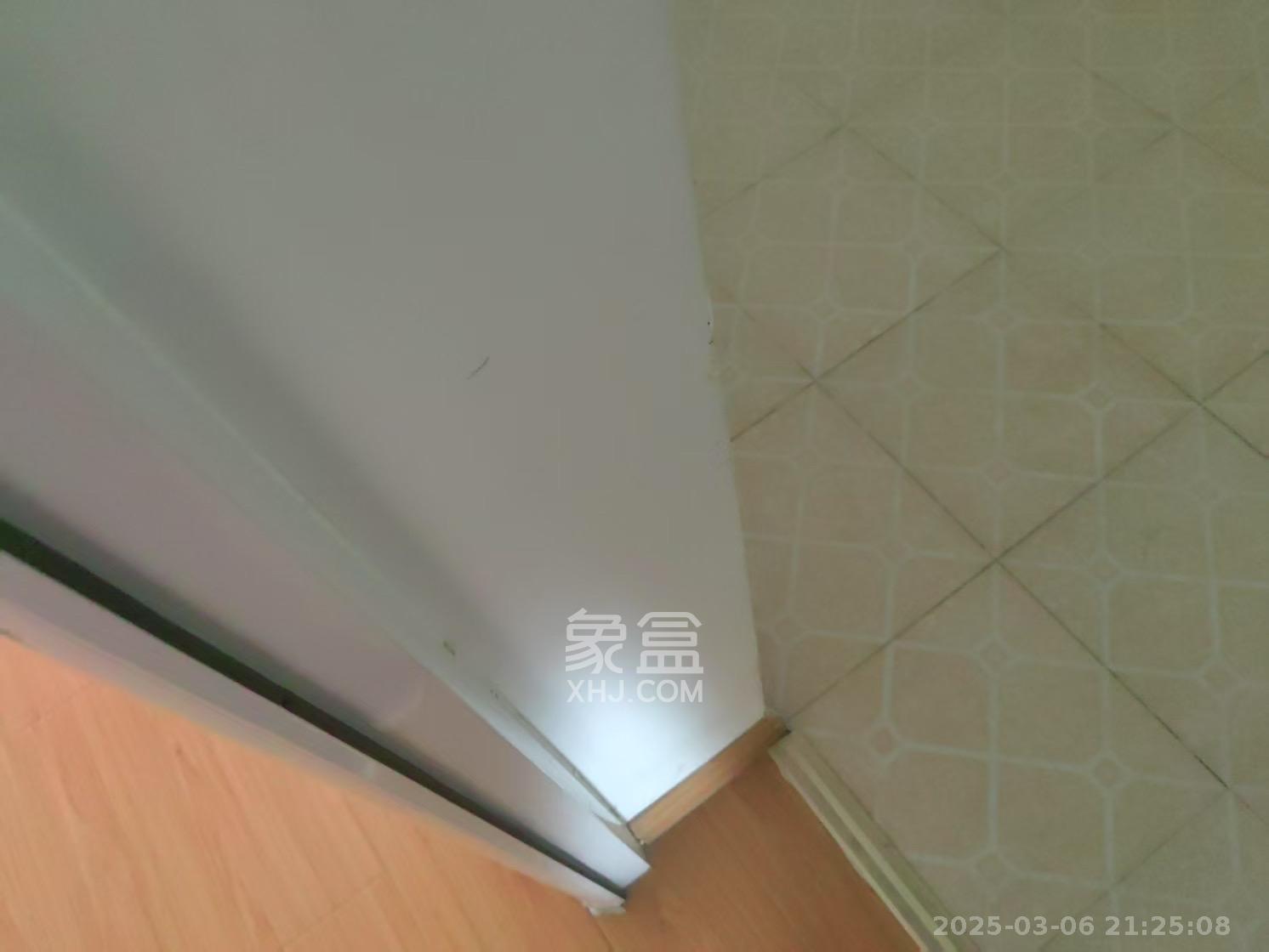 钰龙天下一期  4室2厅2卫   4200.00元/月室内图